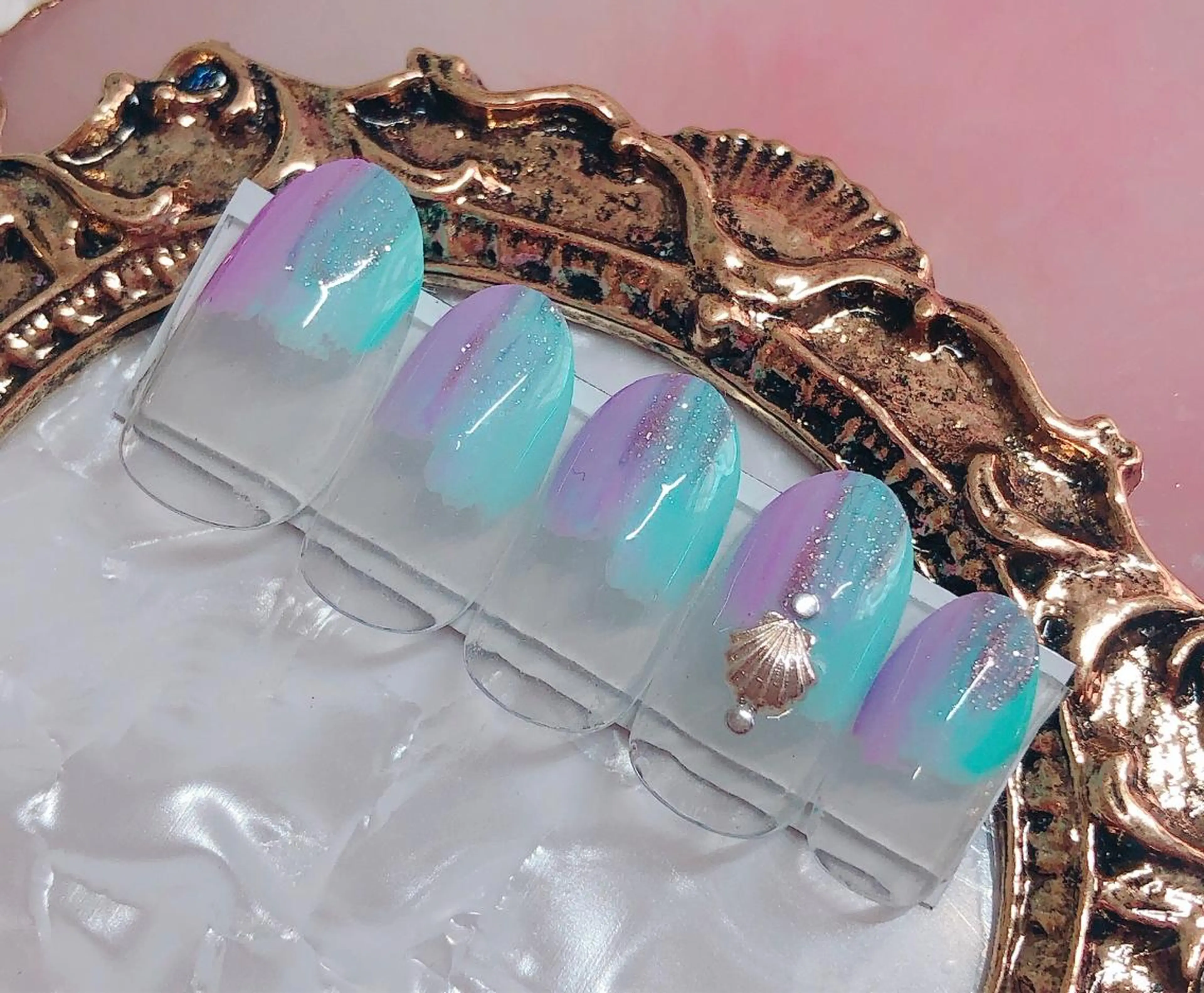 ネイル ハンドネイル CROWN プライベートサロンのネイルデザイン