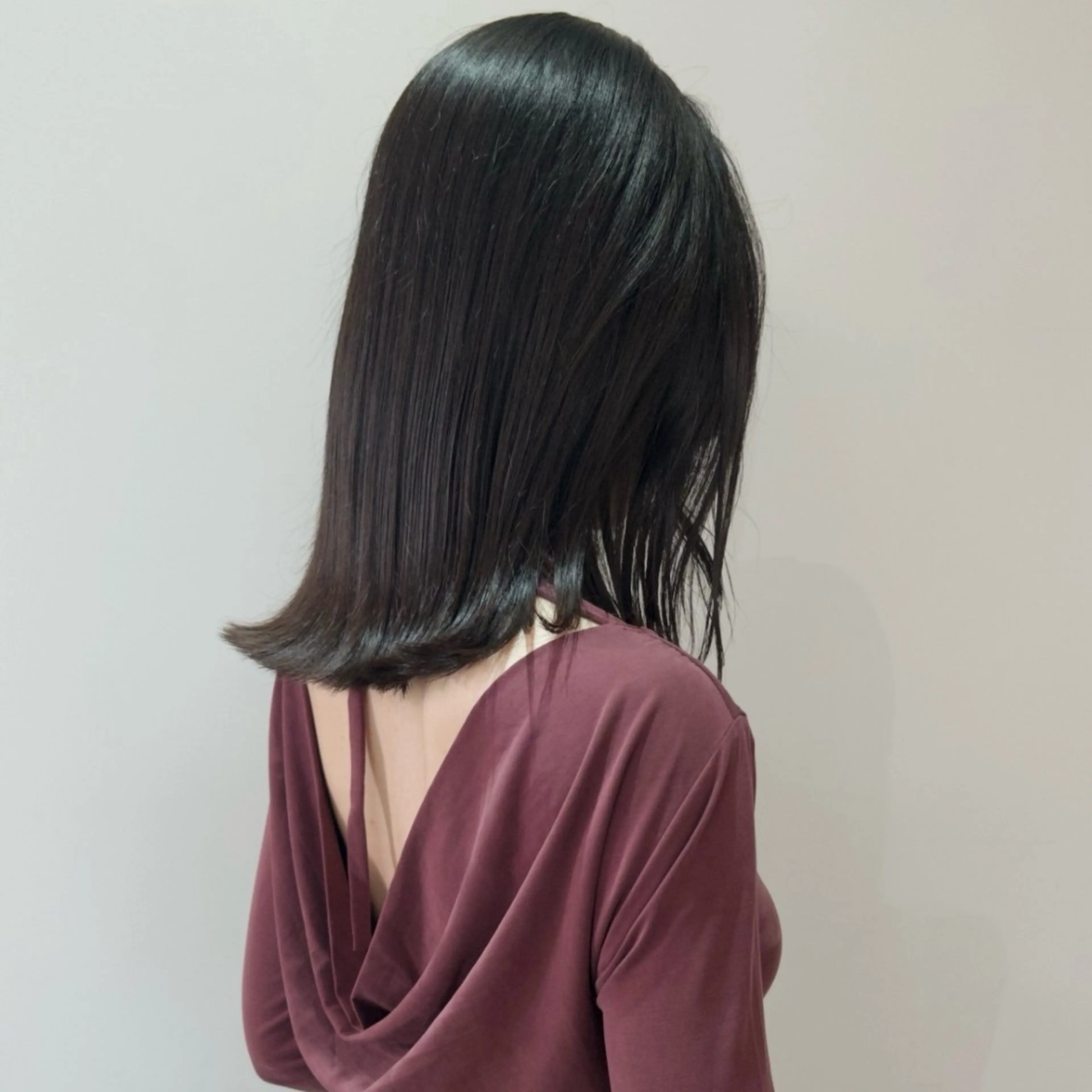 ミディアム カラー 透明感カラー 顔まわりレイヤー 顔周りカット ハッシュカット 姫カット カット ヘアカラー トリートメント nonoka オリーブ/レイヤーのヘアスタイル