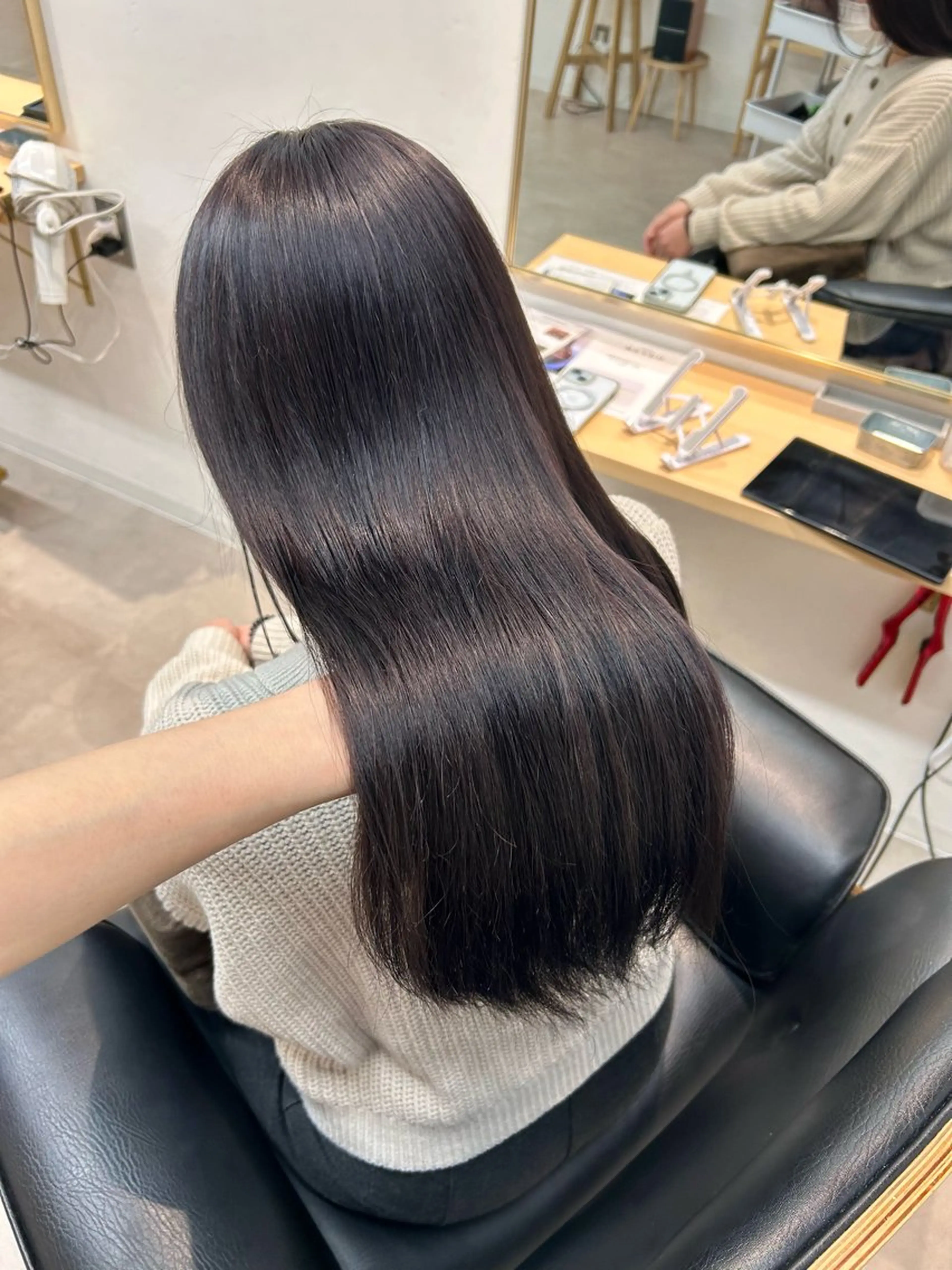 ロング カラー 黒髪 ラベンダーカラー 艶カラー/レイヤー/ ハイトーン/まなみのヘアスタイル