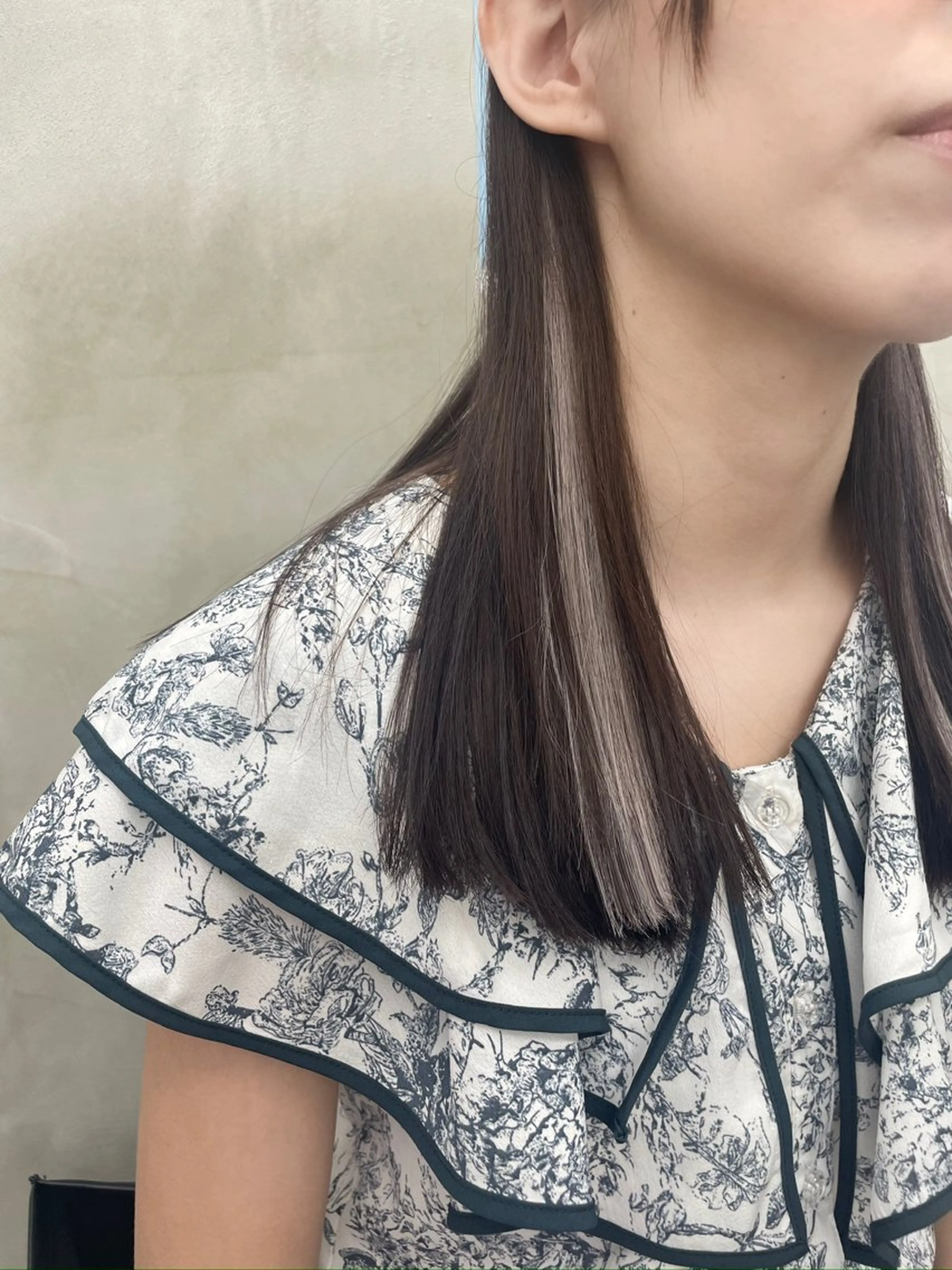 セミロング ♡似合わせハイトーン ♡maiのヘアスタイル