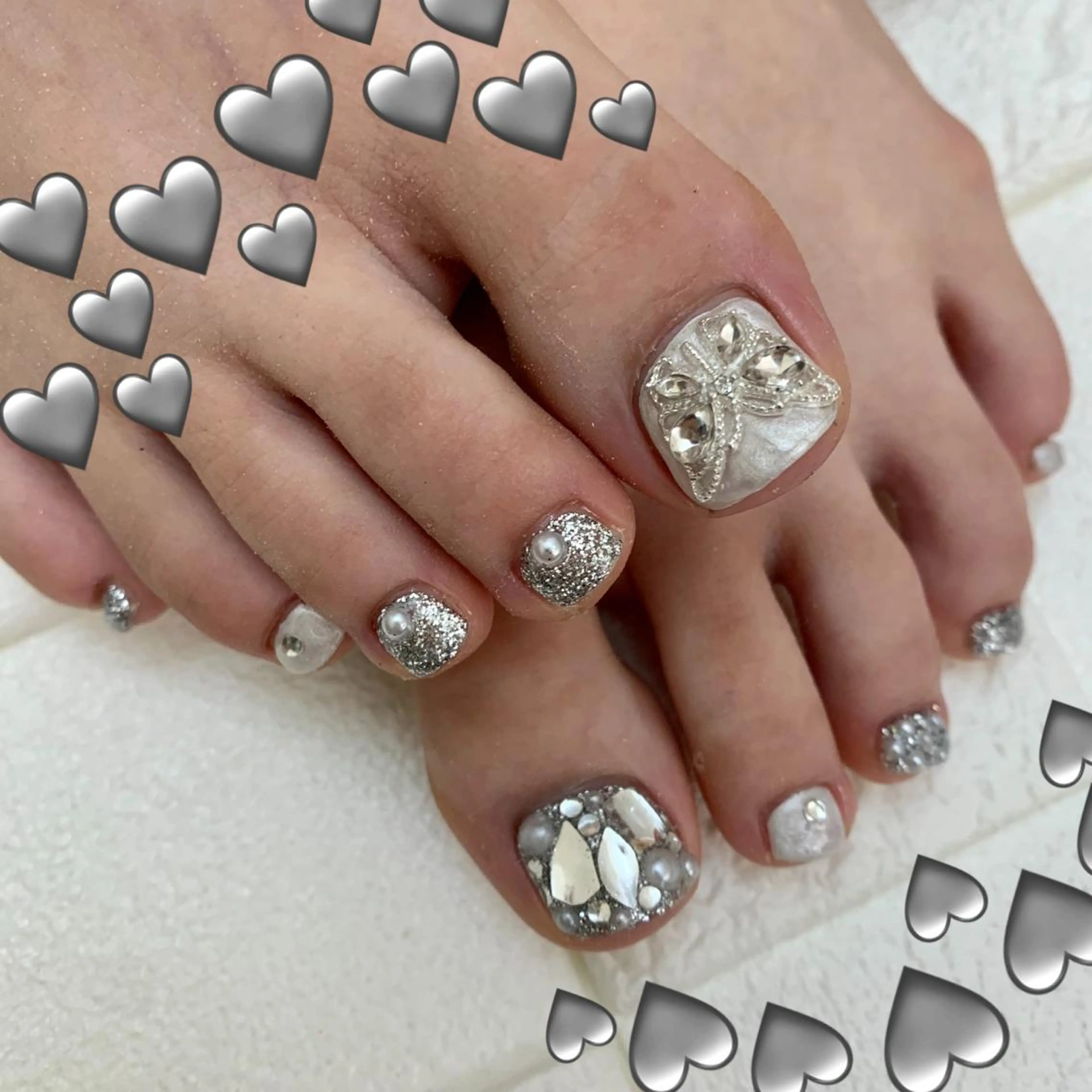ネイル フットネイル キラキラネイル 夏ネイル ワンホンネイル 🤎CHARME NAIL🤎のネイルデザイン