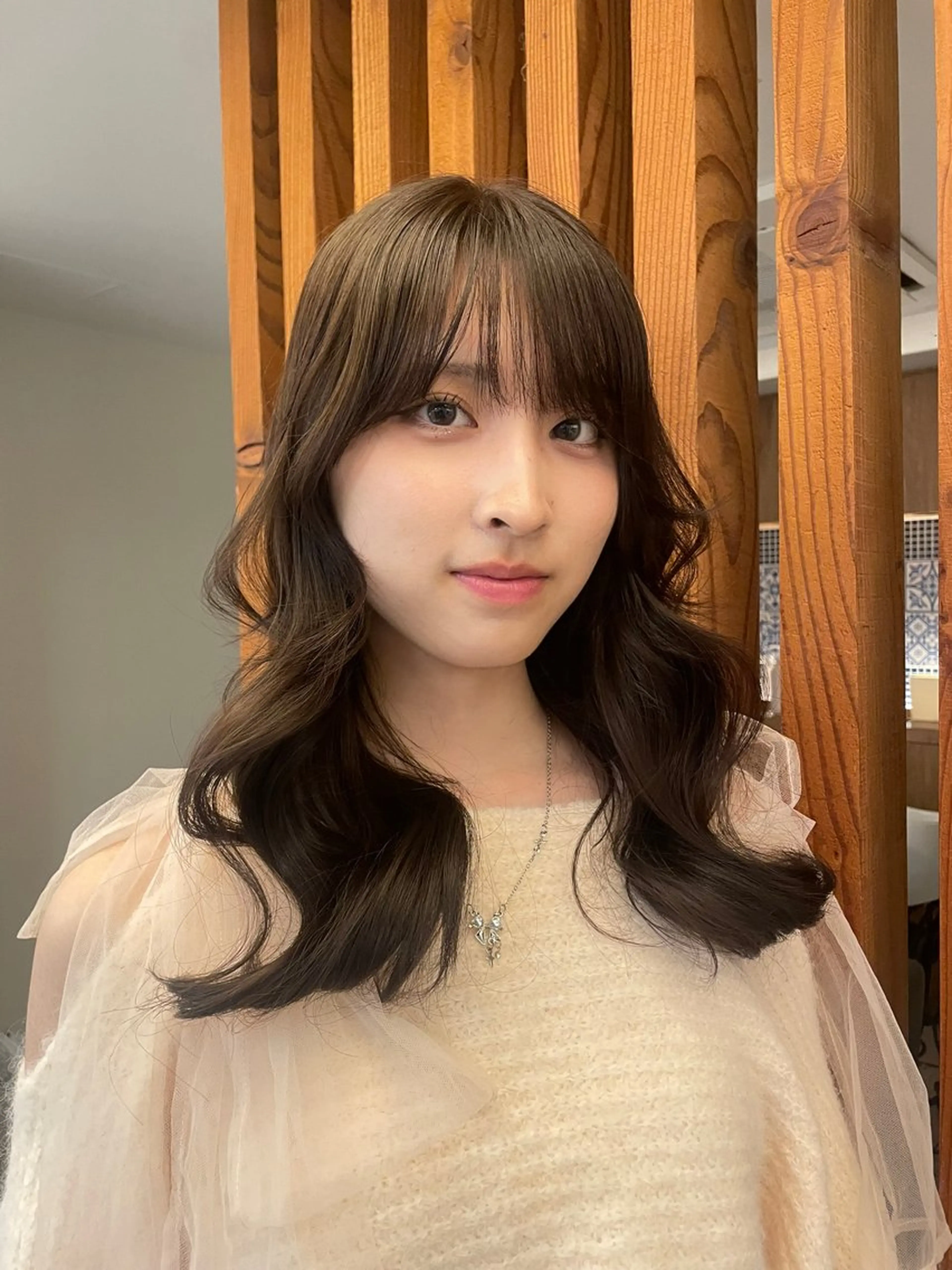 ミディアム カラー ベージュカラー ヘアカラー トリートメント リカ/ハイトーン ・オリーブ🍀のヘアスタイル