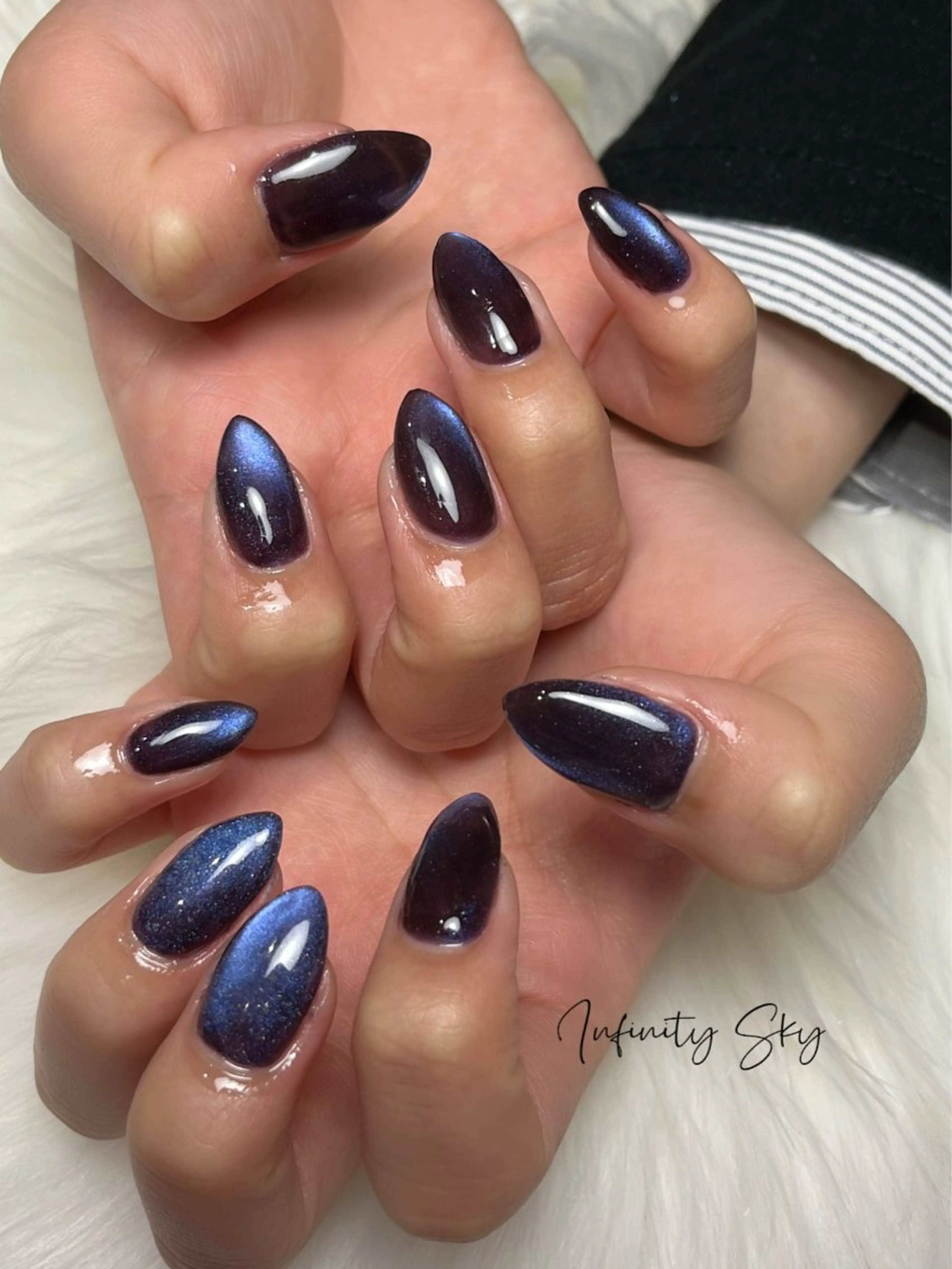 ネイル ブルー マグネットネイル ネイビー infinity skyのネイルデザイン