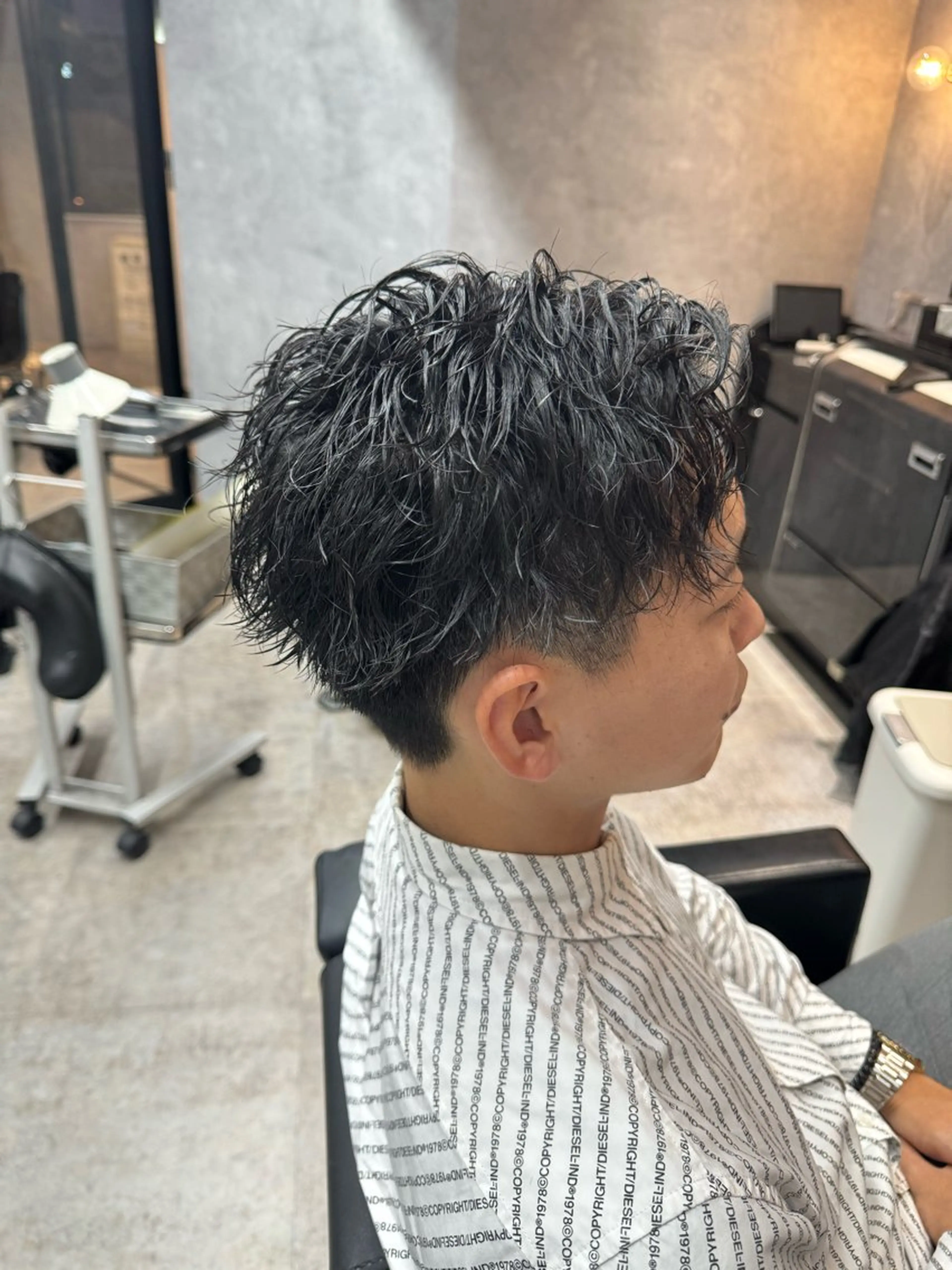 ショート パーマ メンズ ビジネス メンズパーマ ツイストスパイラルパーマ 波巻きパーマ ショートヘア ツイストスパイラル/ メンズ特化/中川誠也のヘアスタイル