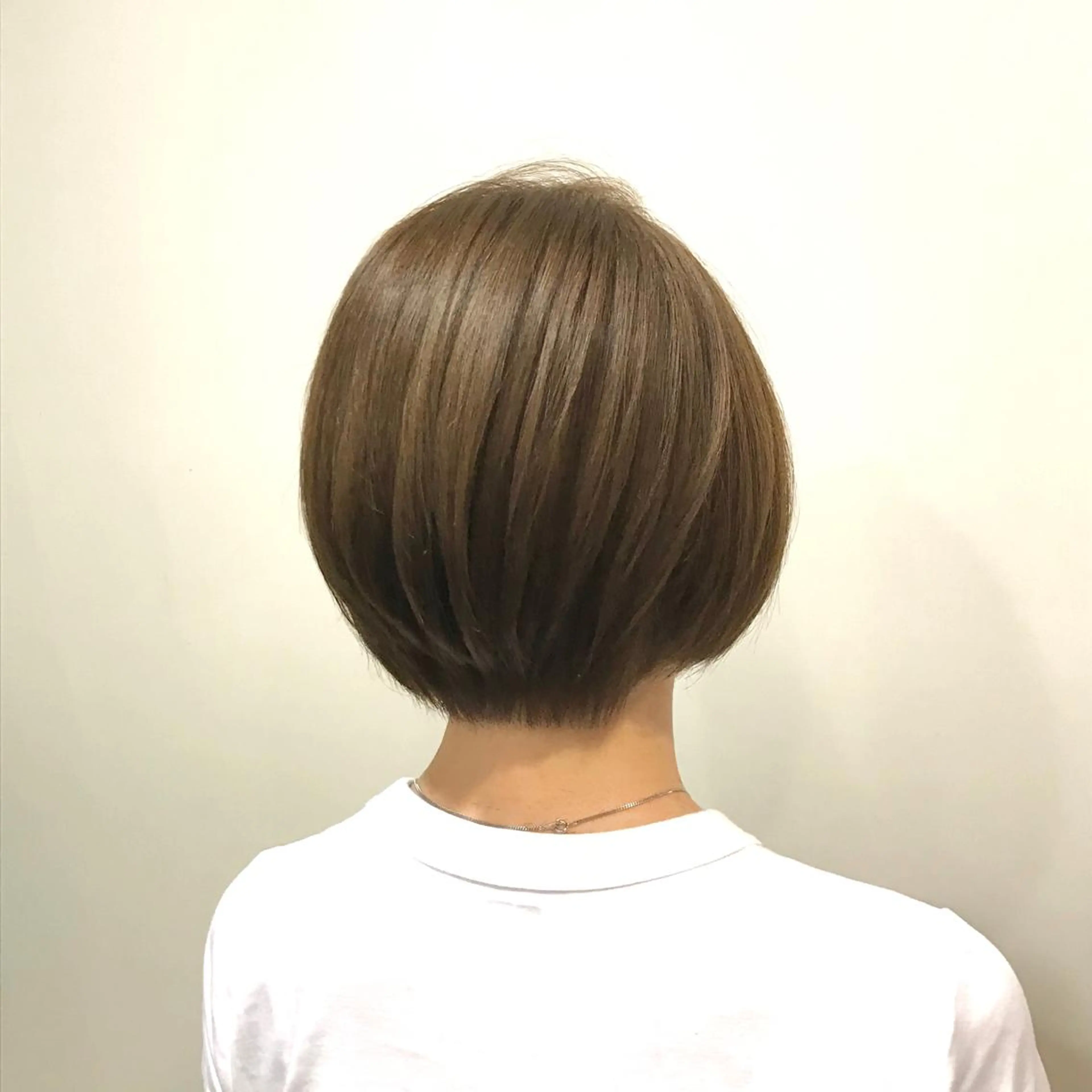 ショート カラー ブリーチなし/レイヤ ー特化🌈Tommyのヘアスタイル