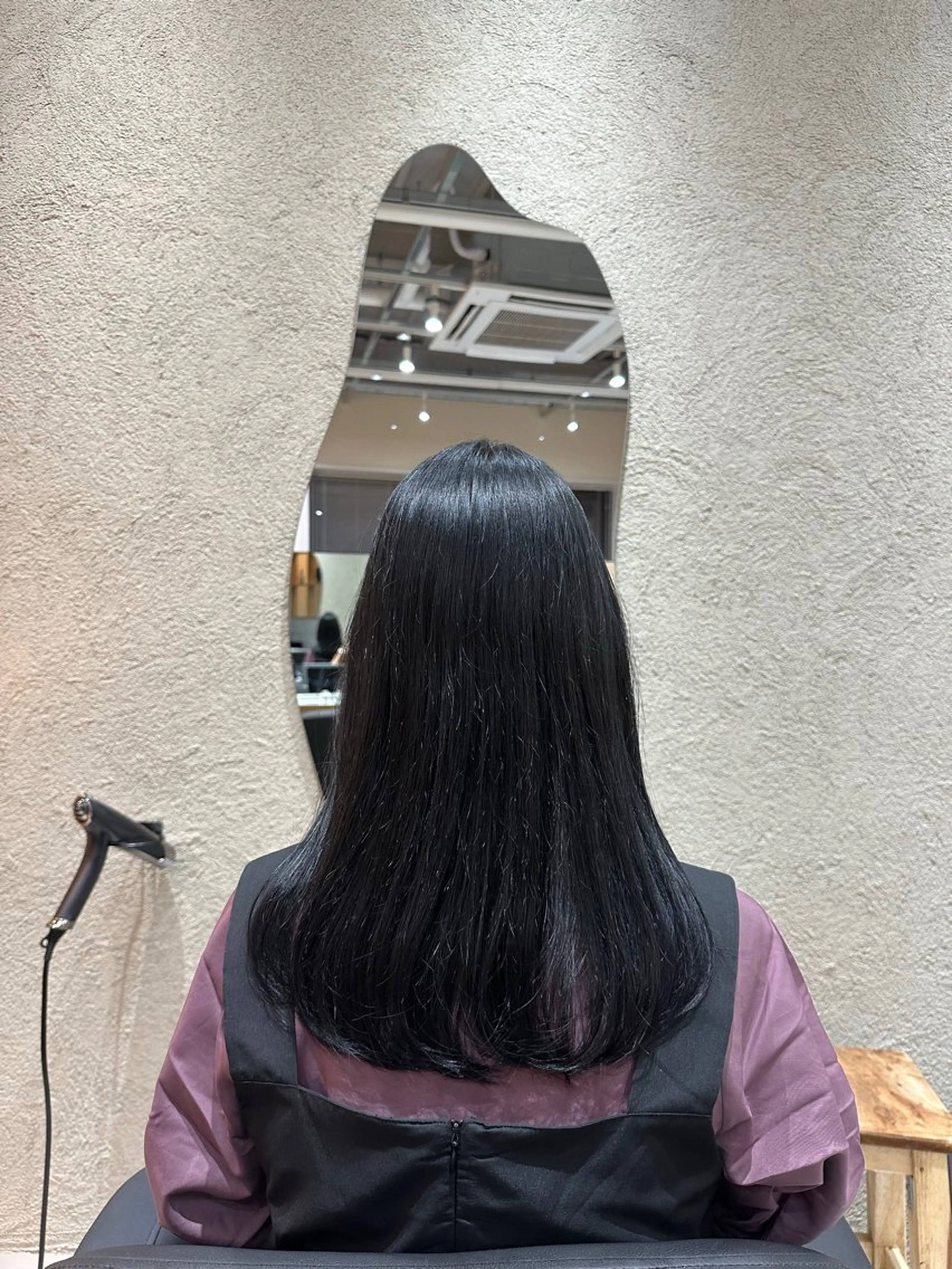 セミロング カラー Shiro RENのヘアスタイル