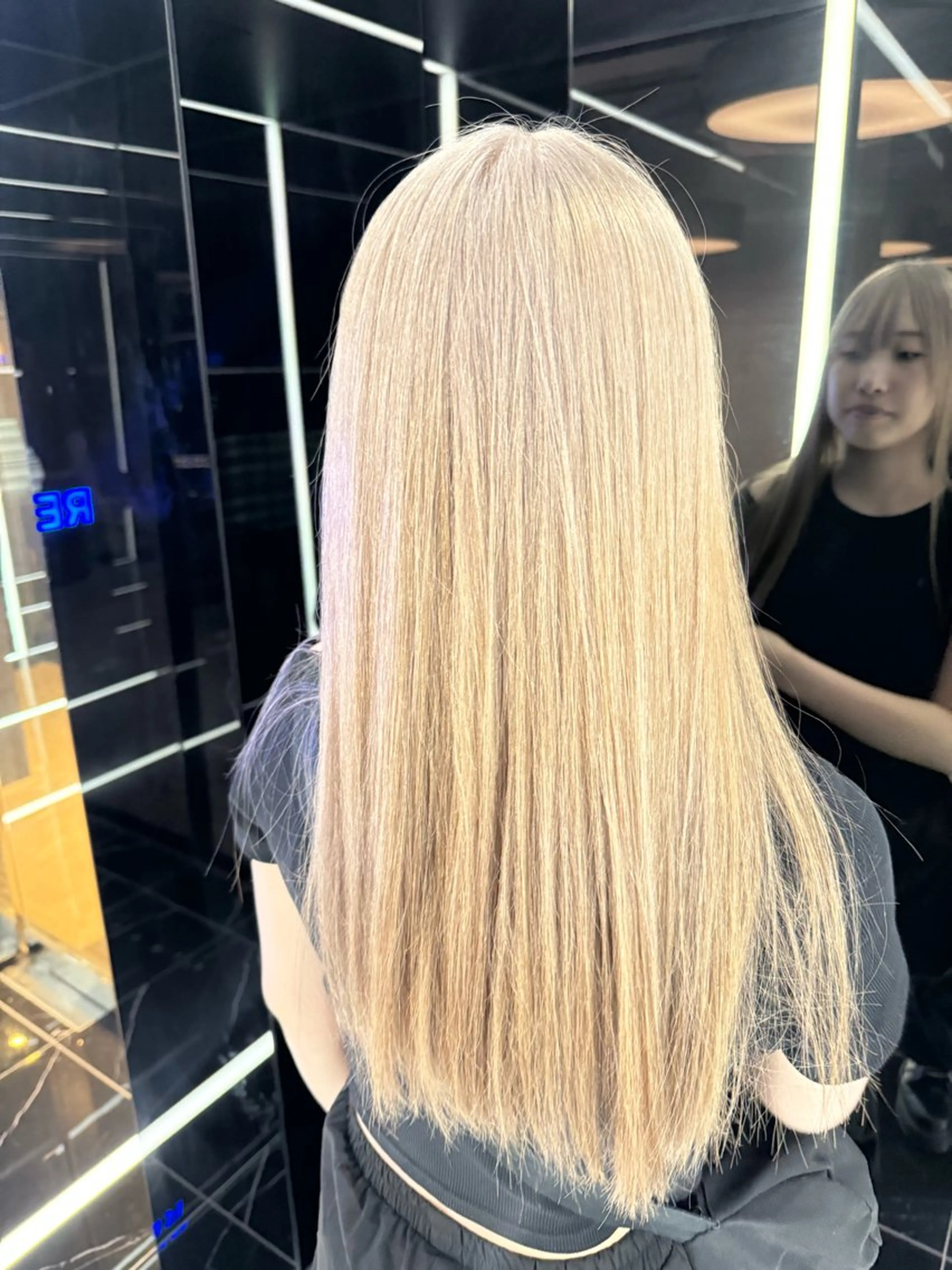 ロング カラー りょうへい/ 全頭ブリーチ/渋谷のヘアスタイル