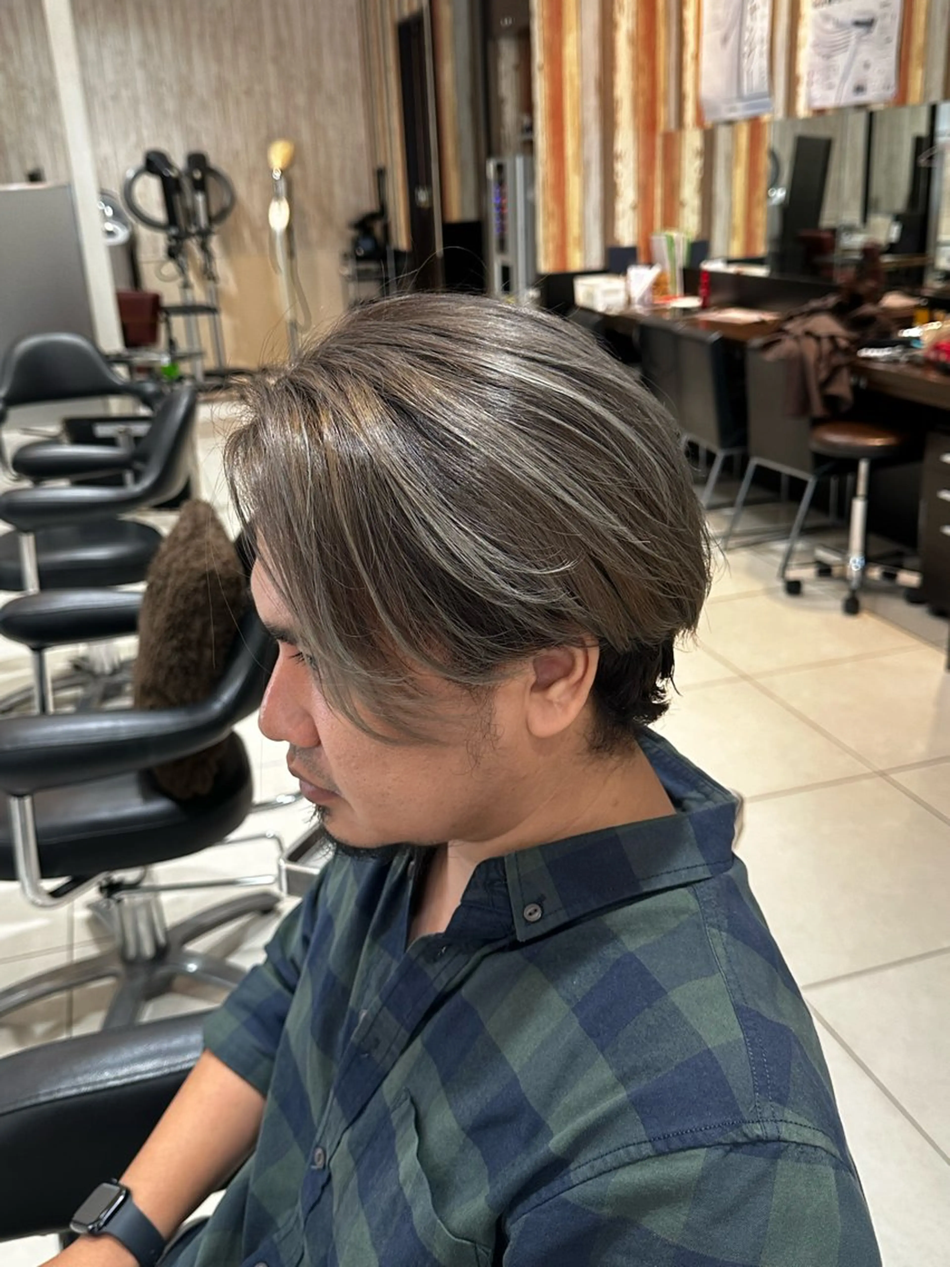 カラー 神戸 大輝のヘアスタイル