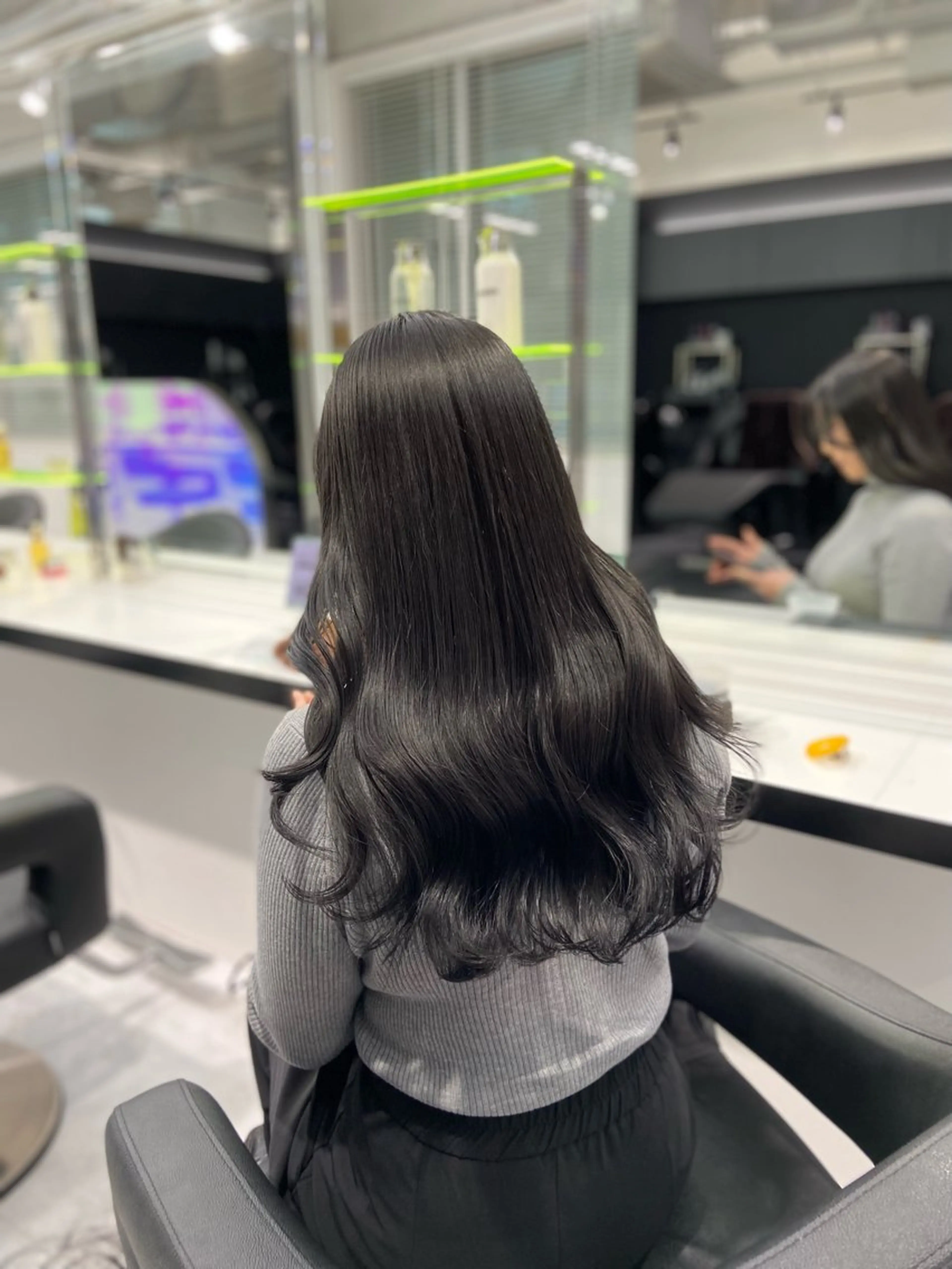 ロング カラー ヘアアレンジ カット ヘアカラー トリートメント ヘアセット レイヤー×透明感カラ ーHAYATOのヘアスタイル