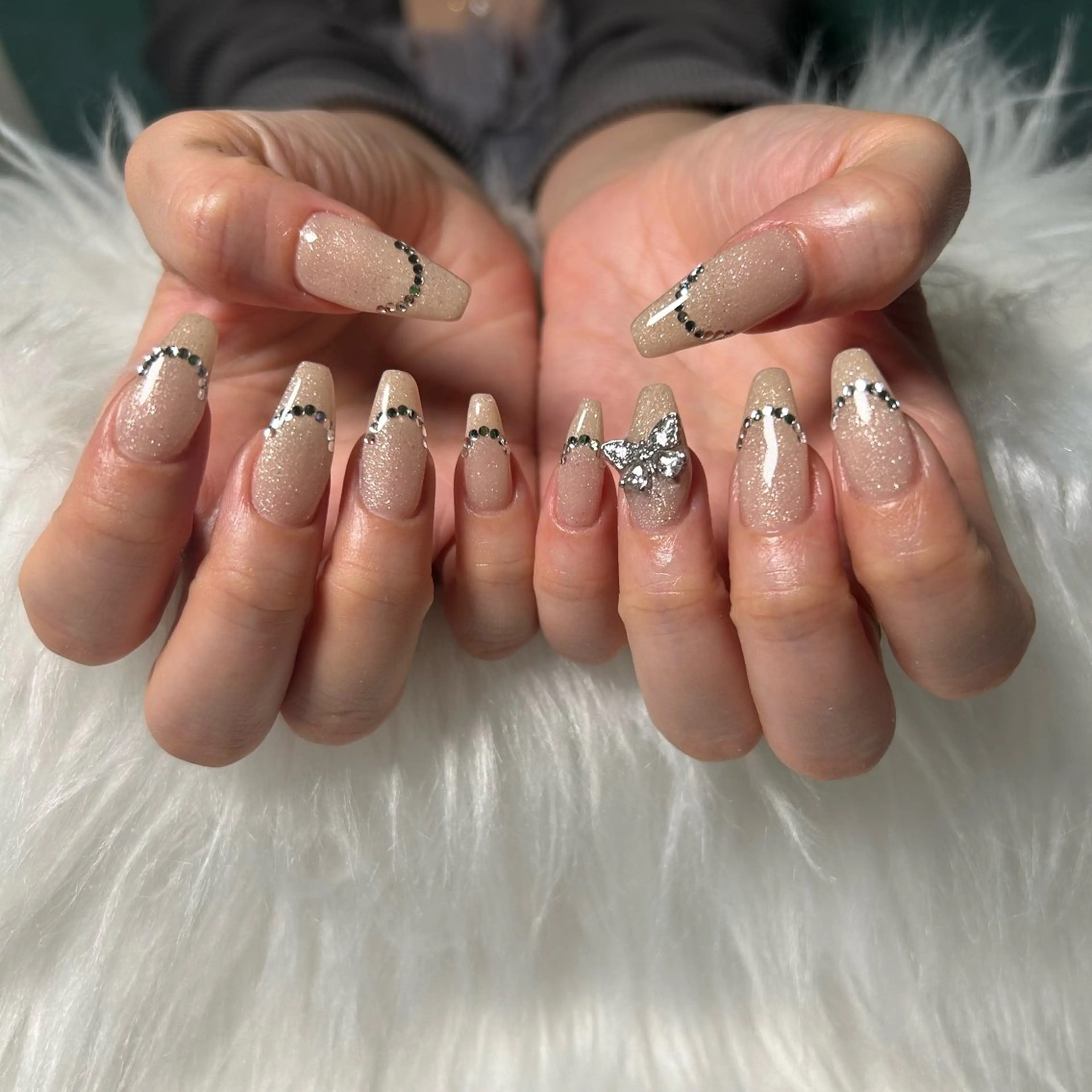 ネイル フレンチネイル ストーンネイル ハンドネイル haac nailsのネイルデザイン