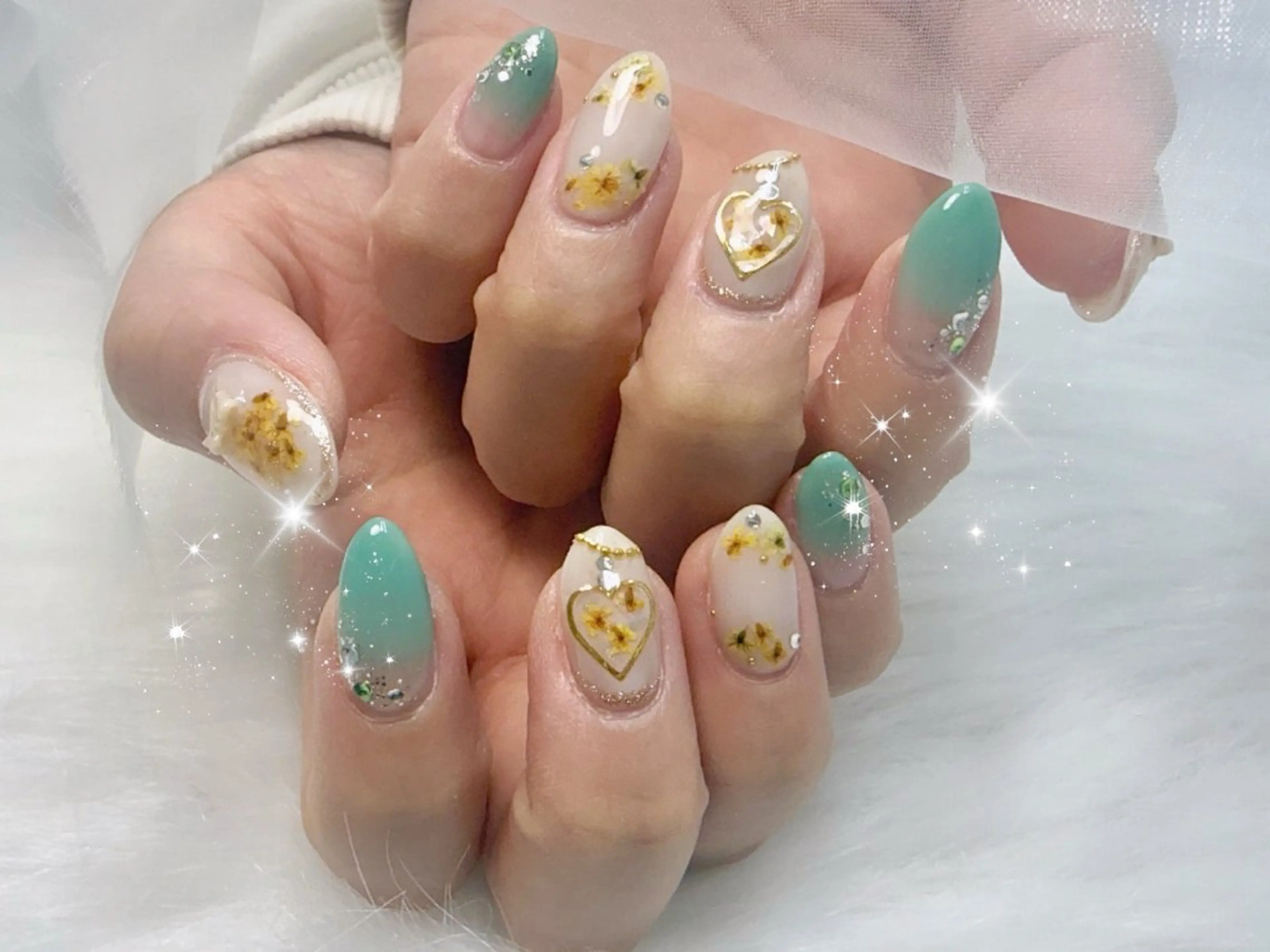 ミディアム ハンドネイル Lili Nail Studio西荻窪店のネイルデザイン