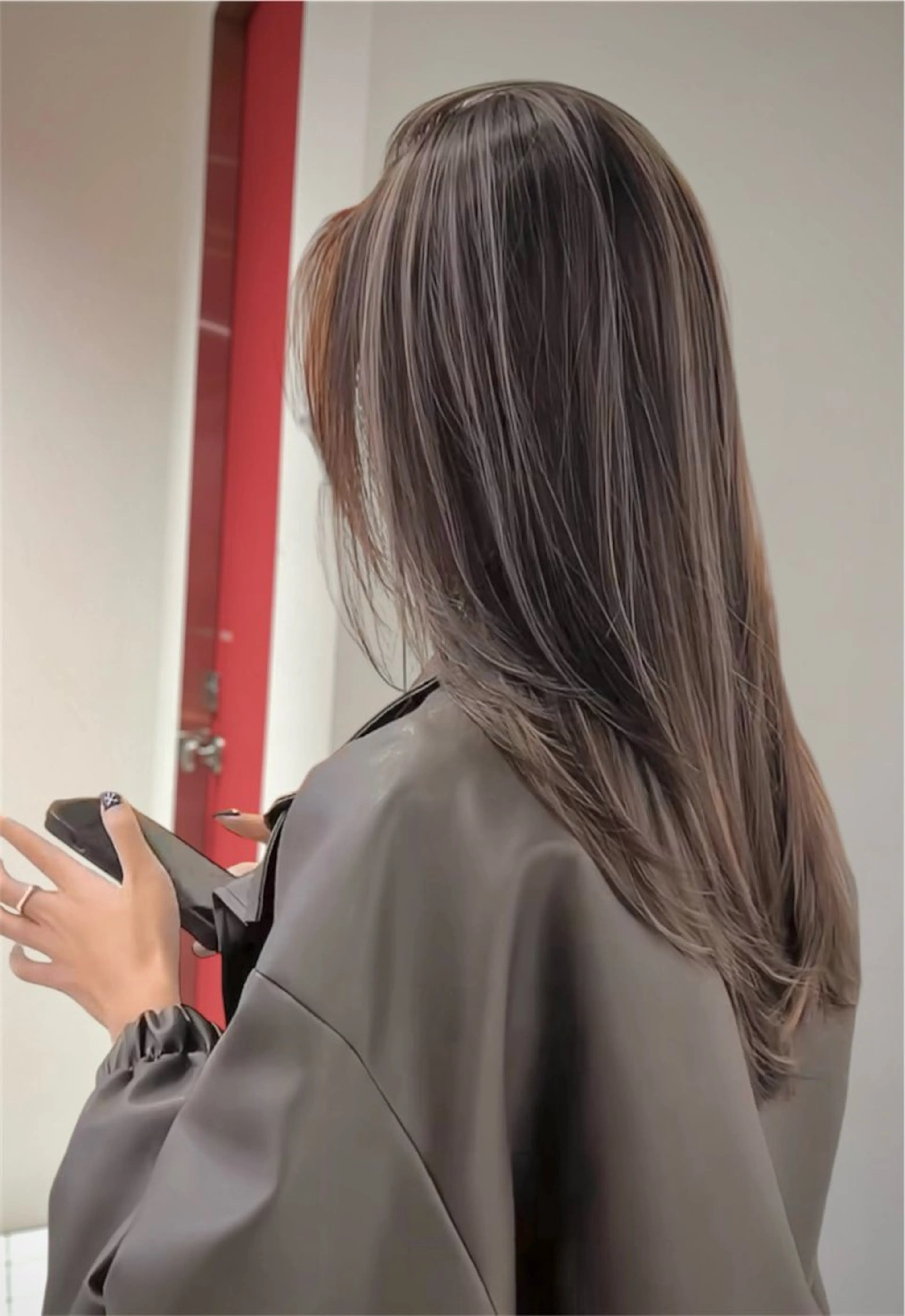 ミディアム カラー ハイライトカラー ハイライト ケア剤オタク×海外 ヘア長谷川裕起のヘアスタイル