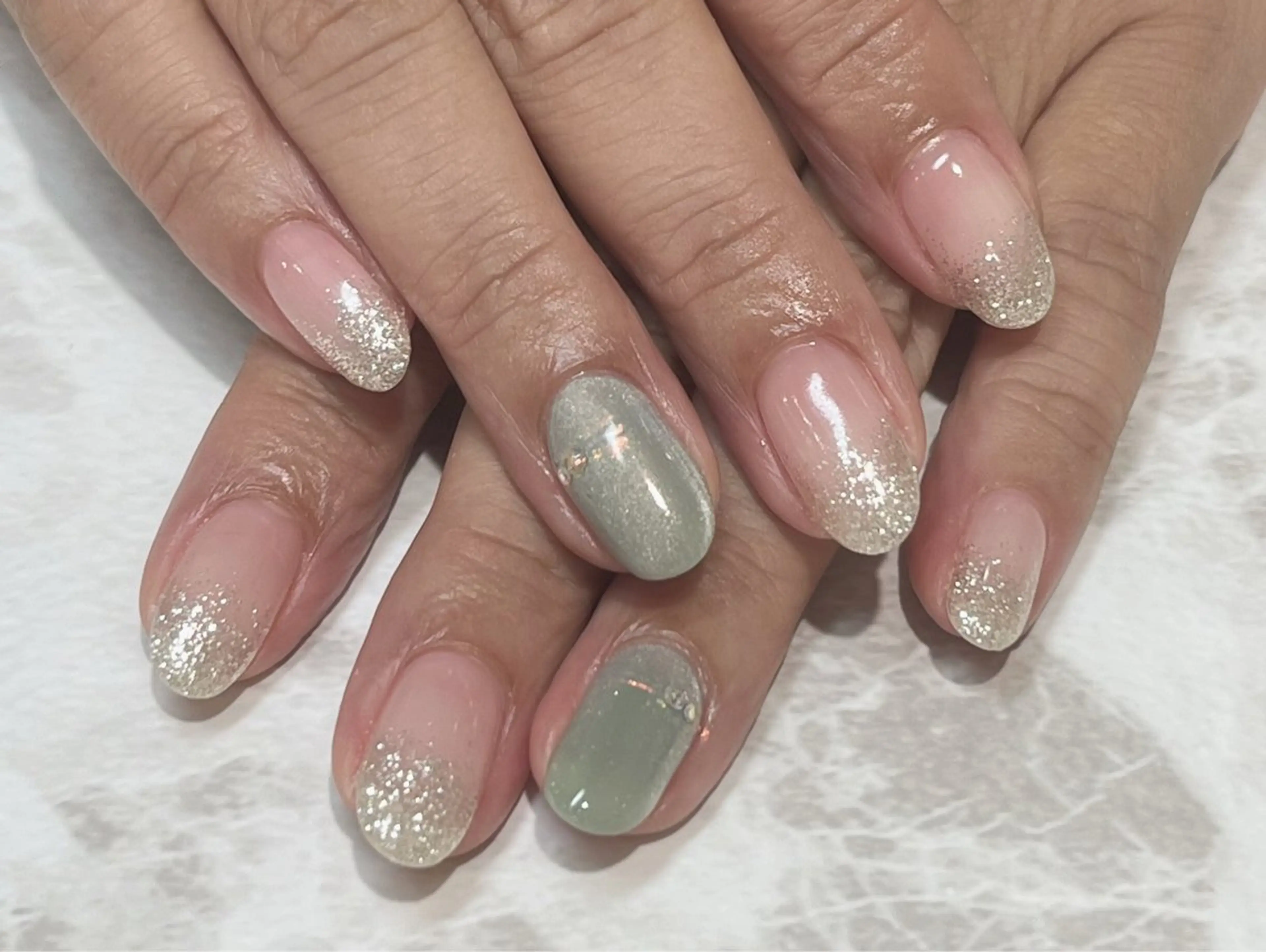 ネイル ハンドネイル 志形 彩音のネイルデザイン