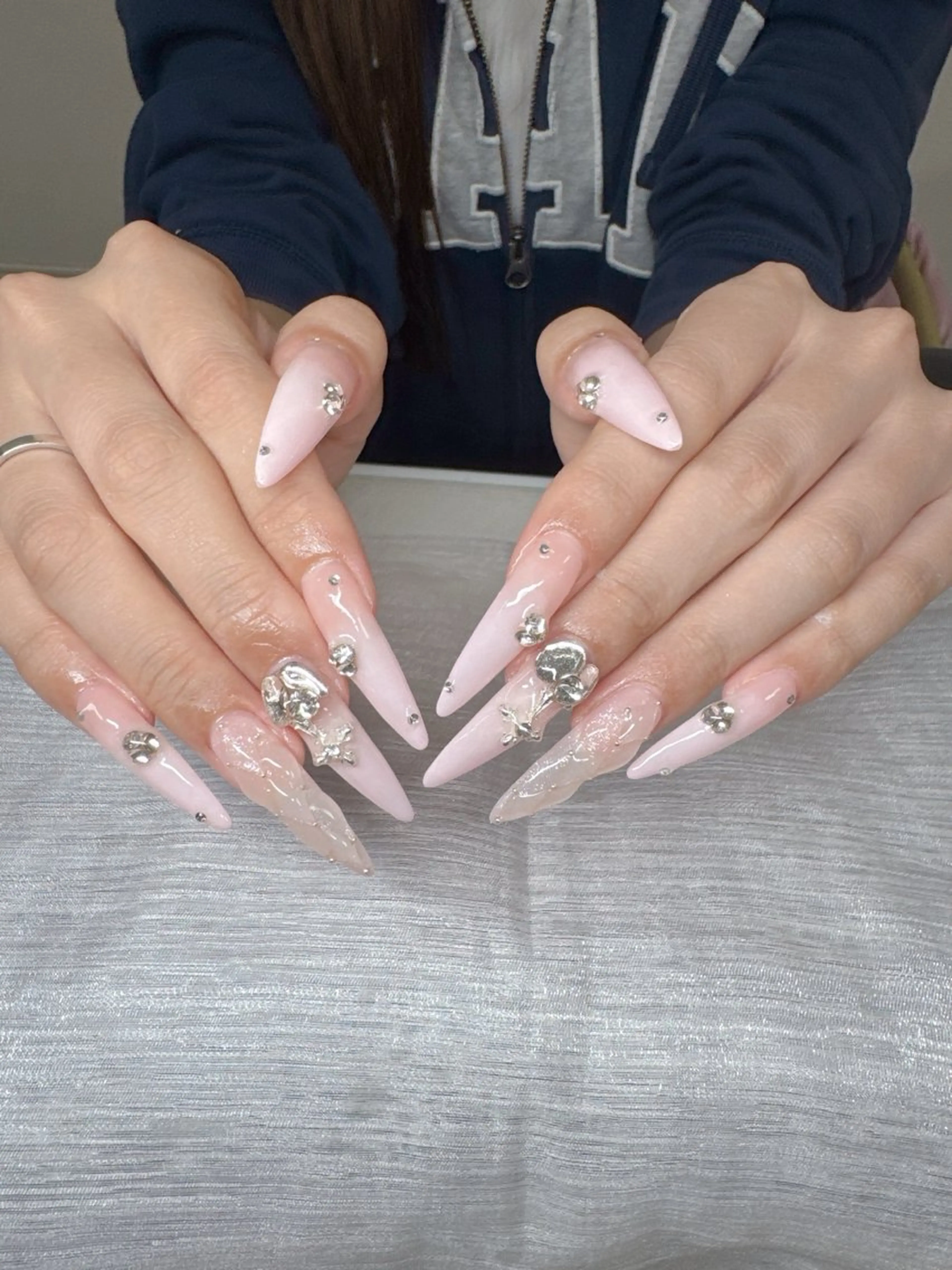 ネイル オーロラネイル チークネイル 長さ出し フットネイル フレンチネイル ハンドネイル Lee Ainのネイルデザイン