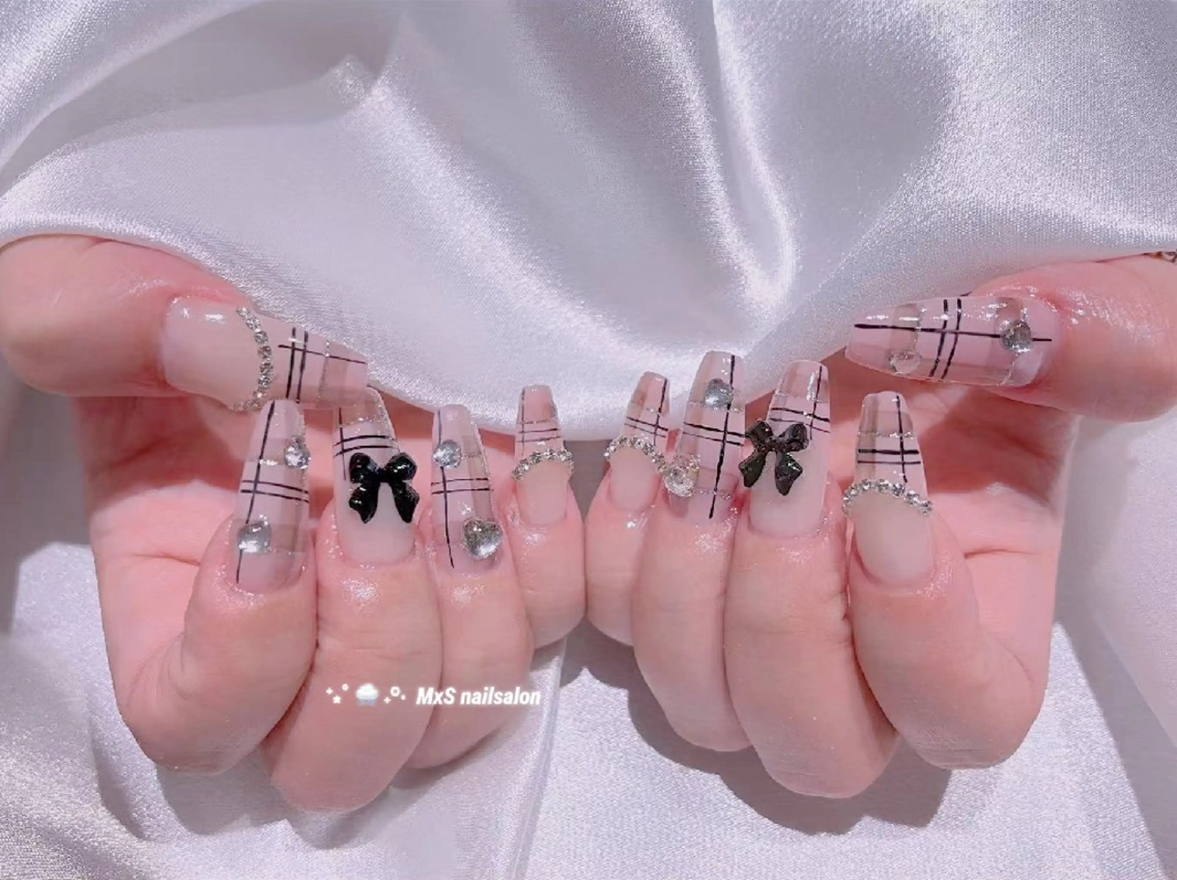 ネイル ジェルネイル 韓国ネイル マグネットネイル パラジェル ワンホンネイル ハンドネイル M×S Nail みなのネイルデザイン