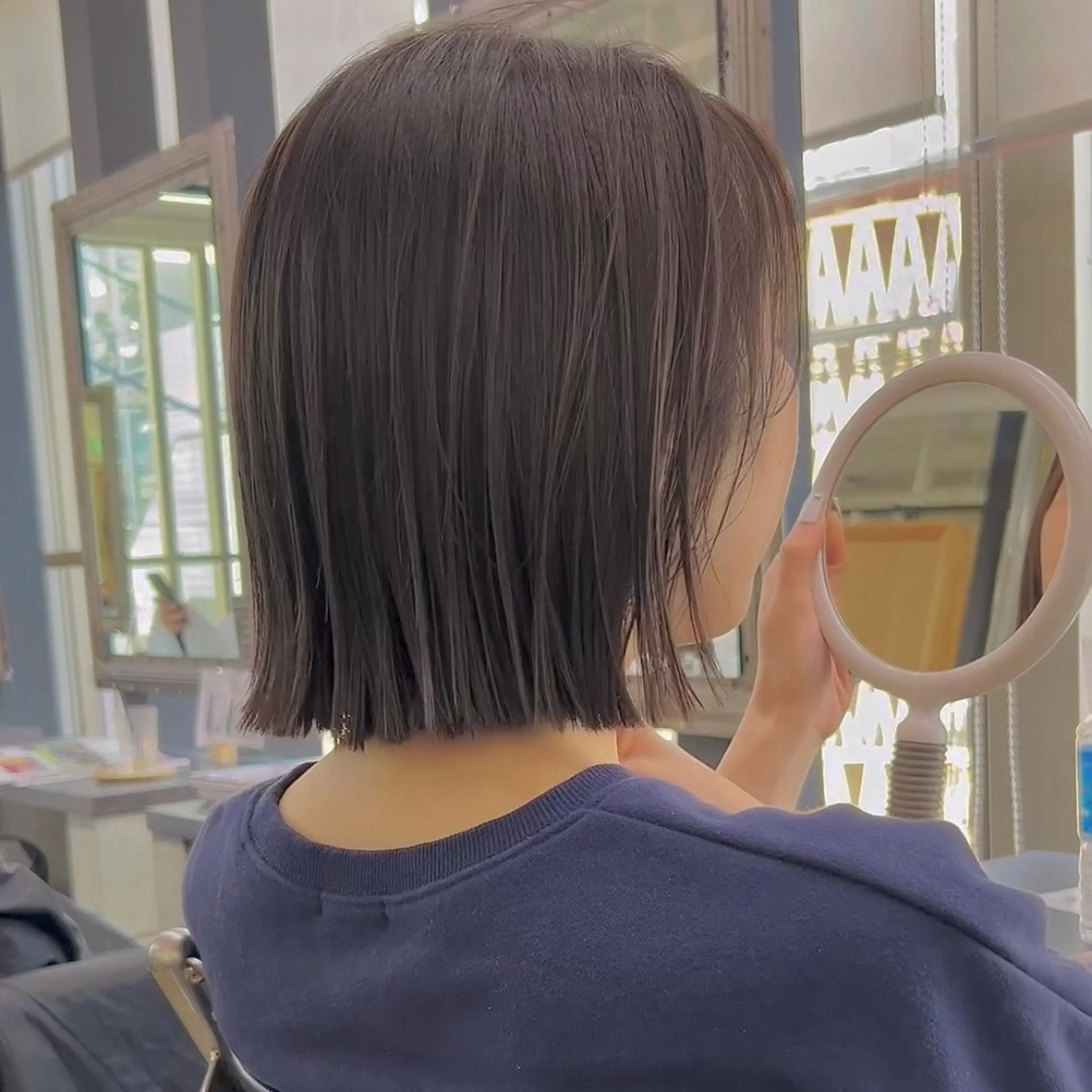 ショート 切りっぱなしボブ ボブ カット ヘアカラー トリートメント ボブ/縮毛矯正/ レイヤー/塚田のヘアスタイル