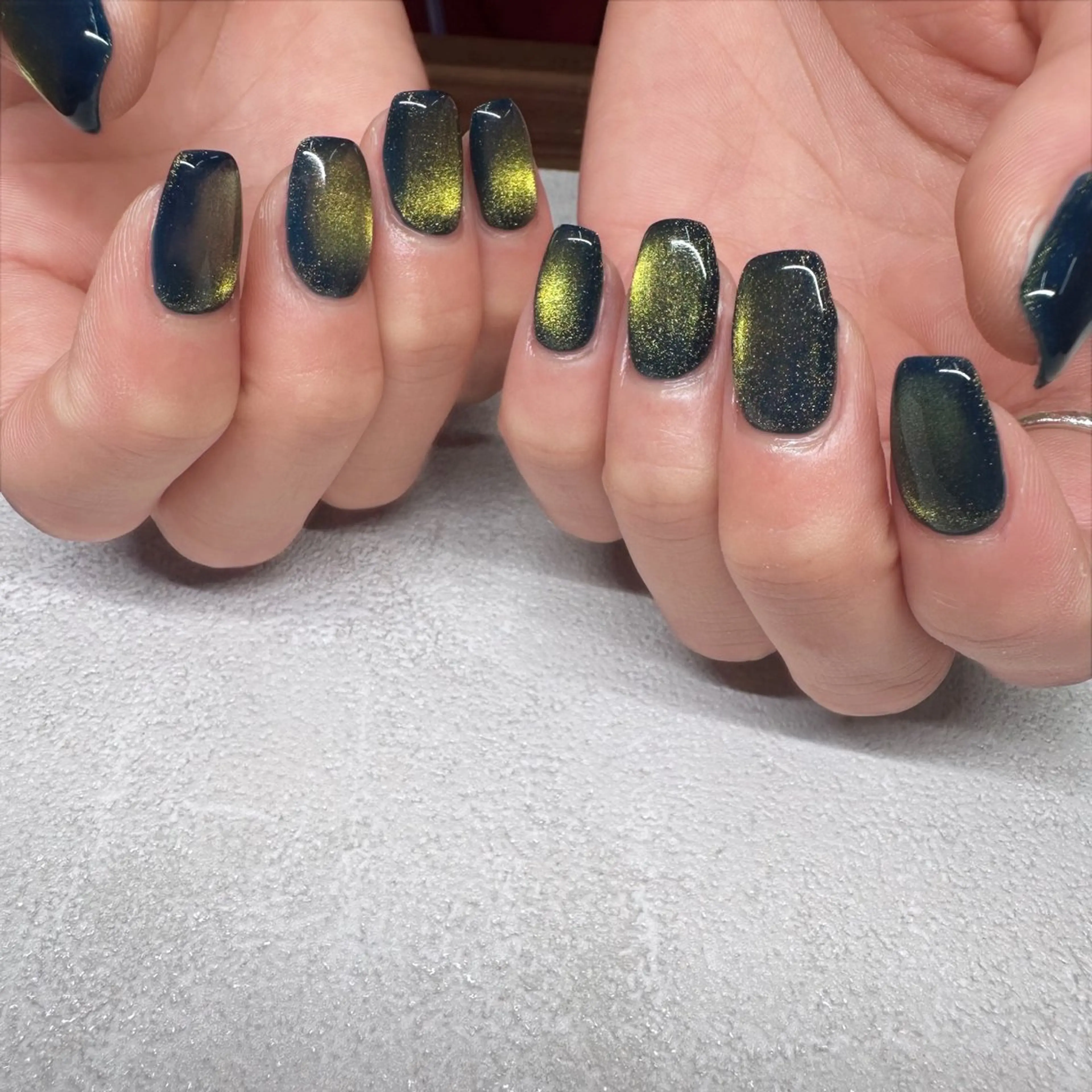 ネイル ハンドネイル 𝗺𝗮𝗸𝗶 .のネイルデザイン