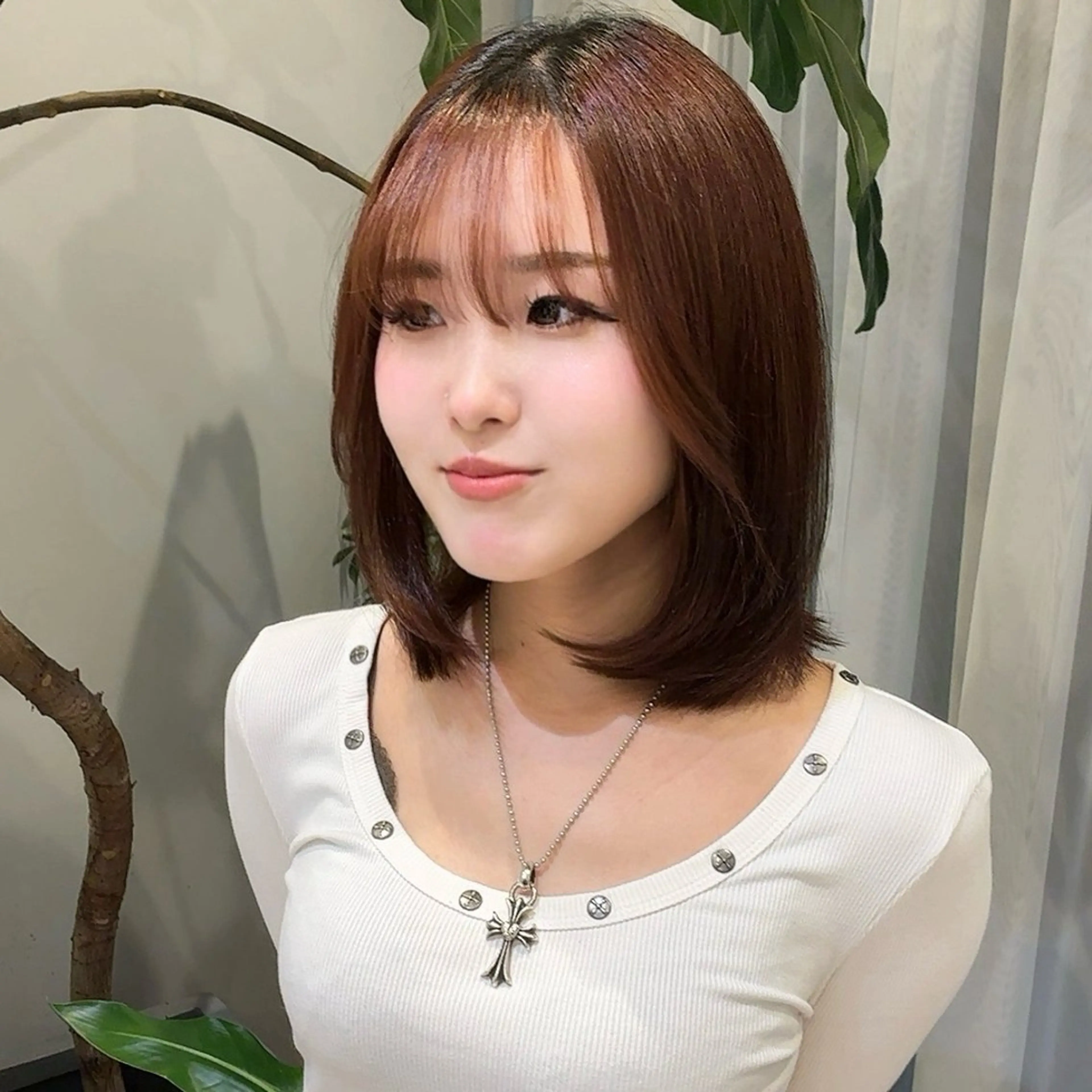 ミディアム レイヤーカット 似合わせカット カット ヘアカラー calna 古賀 菜摘のヘアスタイル