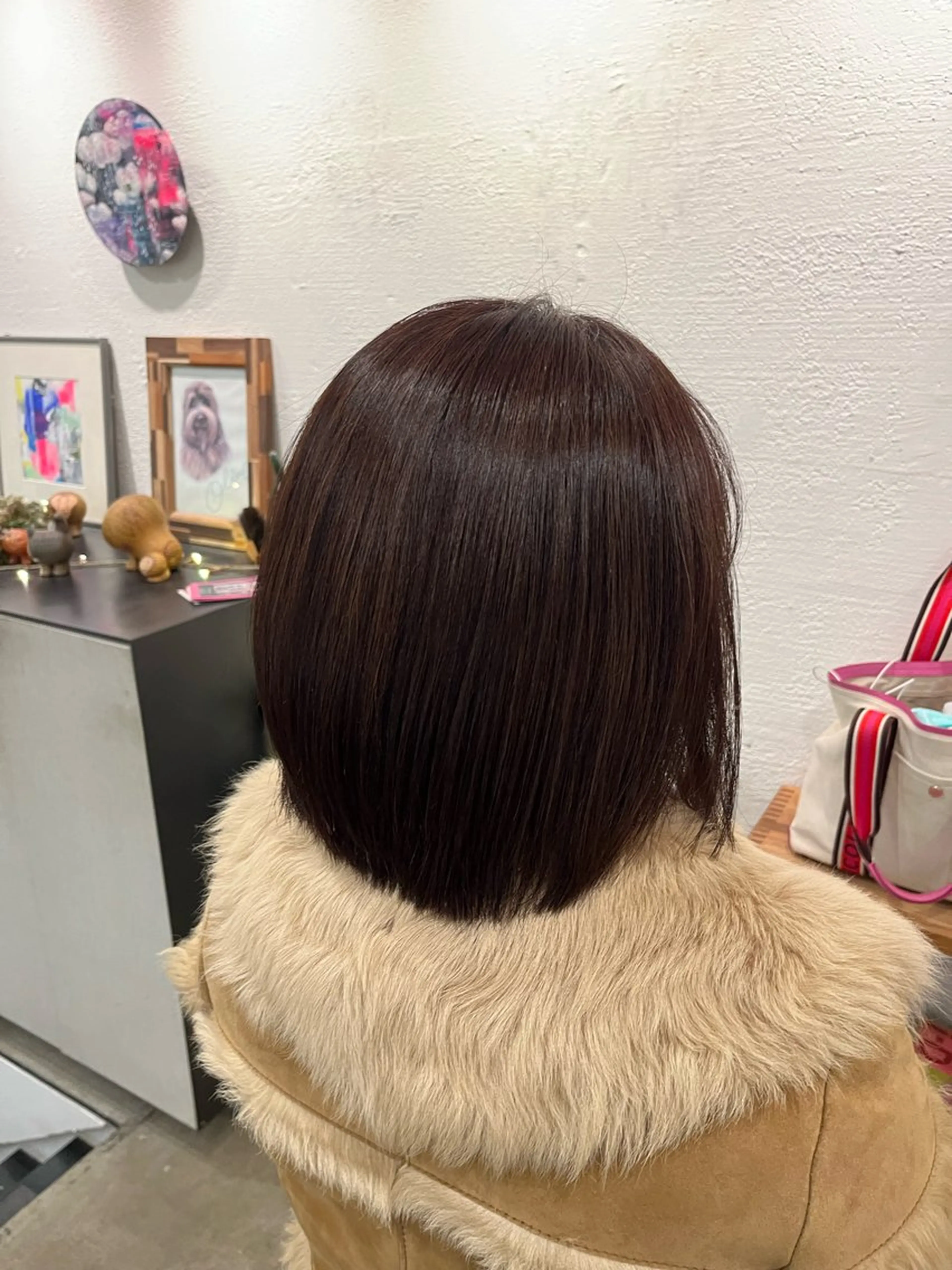 ショート ヘアカラー 栗林 惟のヘアスタイル