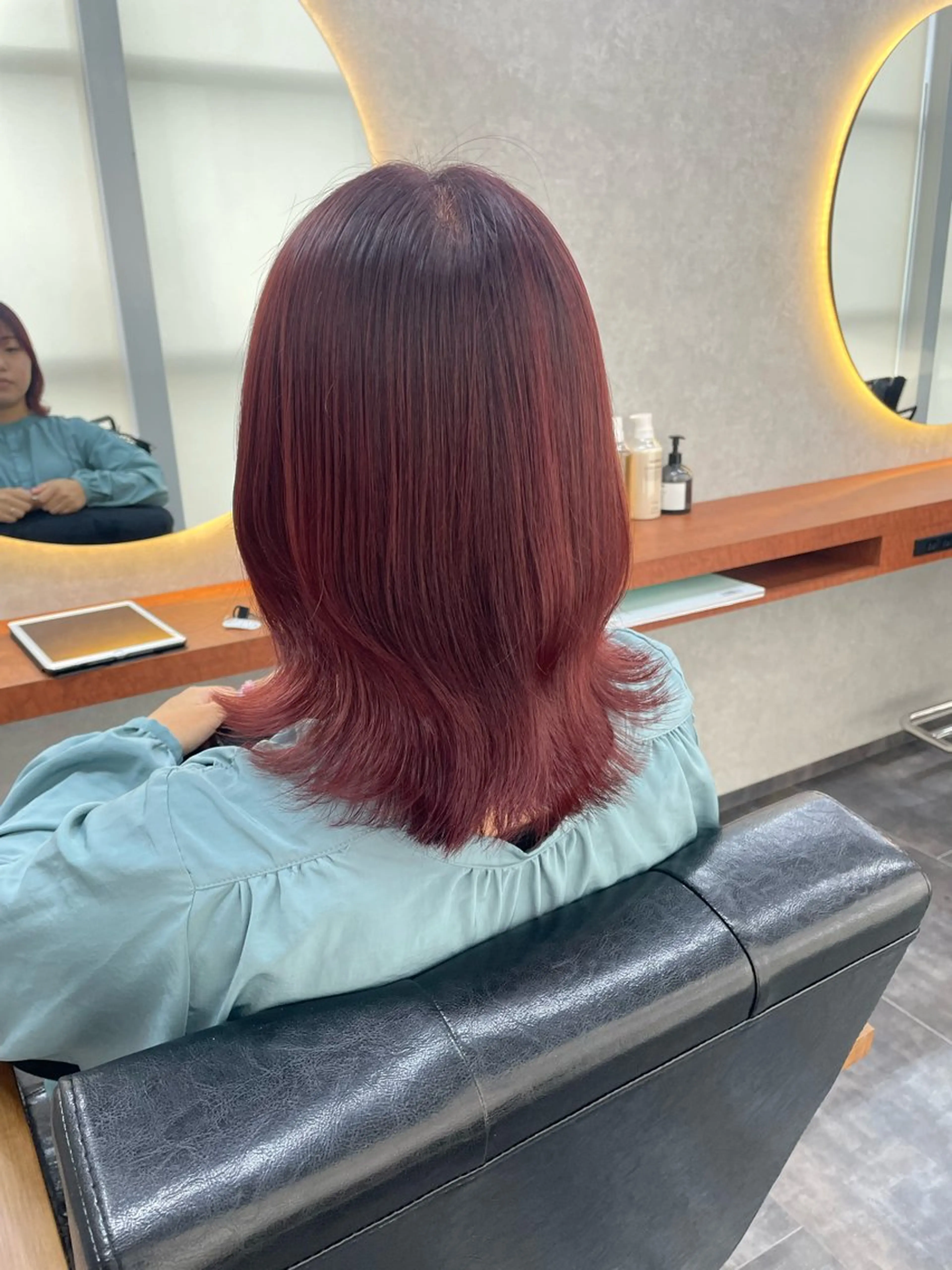 ミディアム 佐藤 菜穂のヘアスタイル