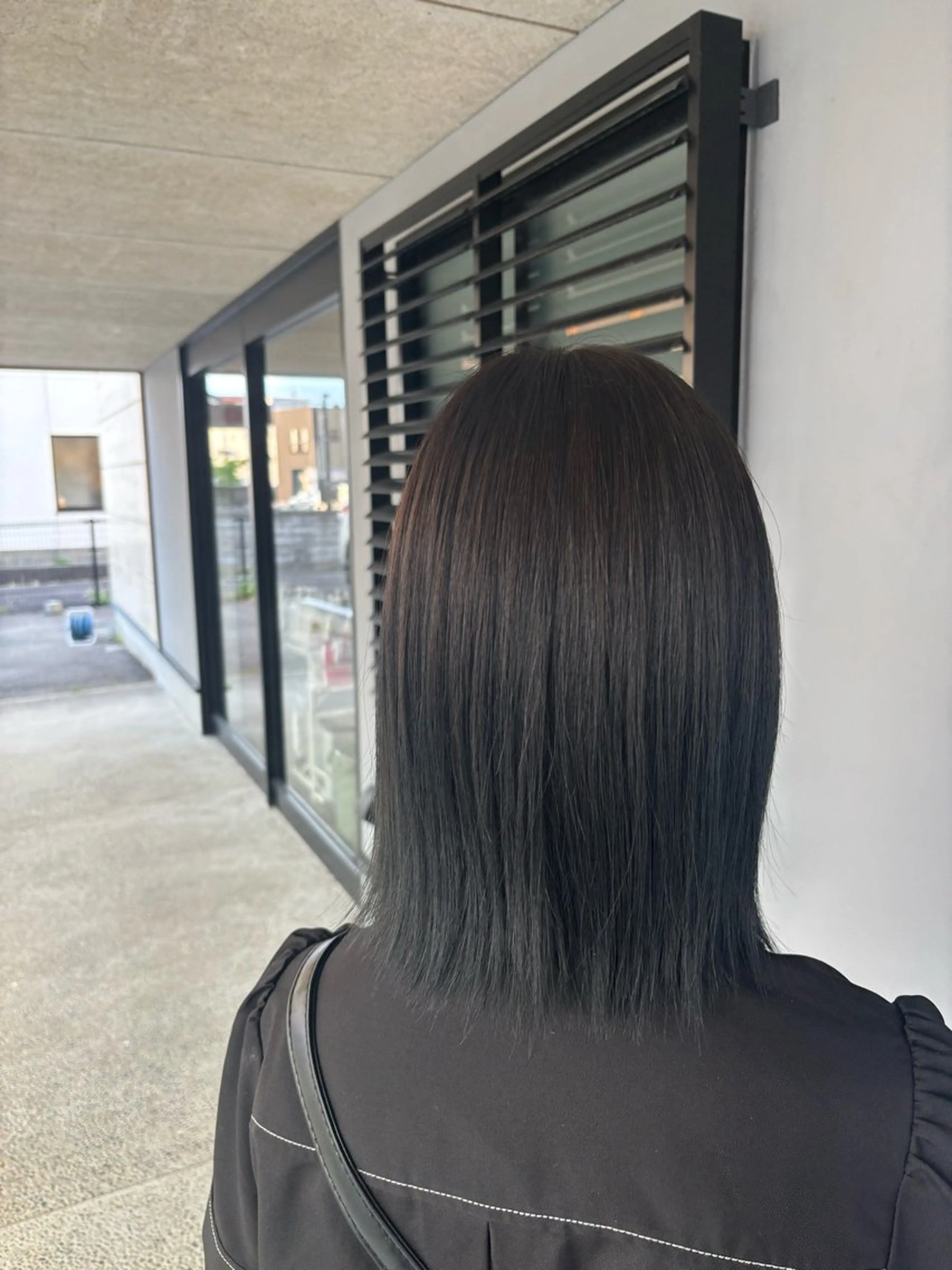 ミディアム ヘアカラー 西川 璃乃朱のヘアスタイル