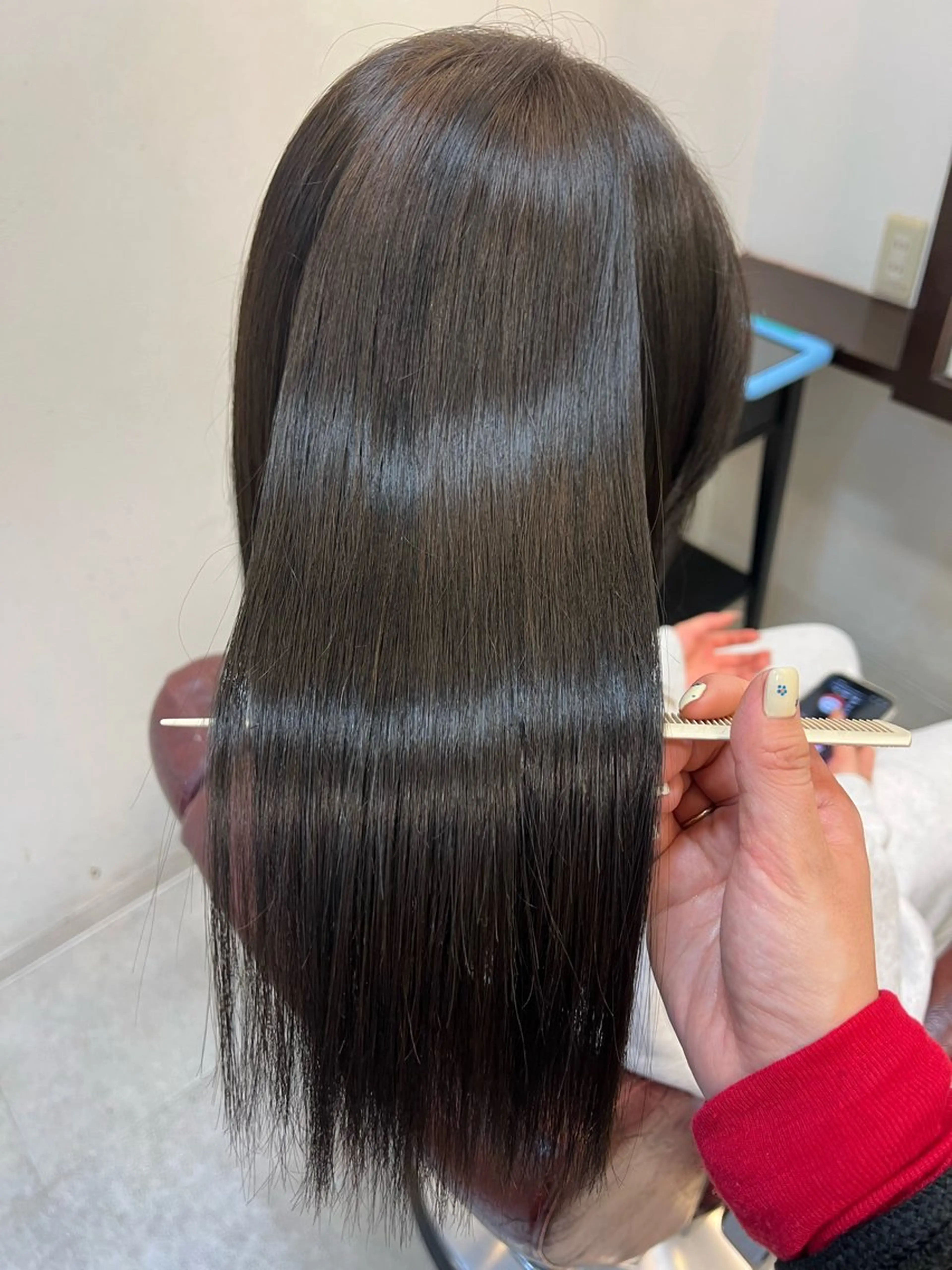 ロング カラー グレージュ 吉岡 なみのヘアスタイル