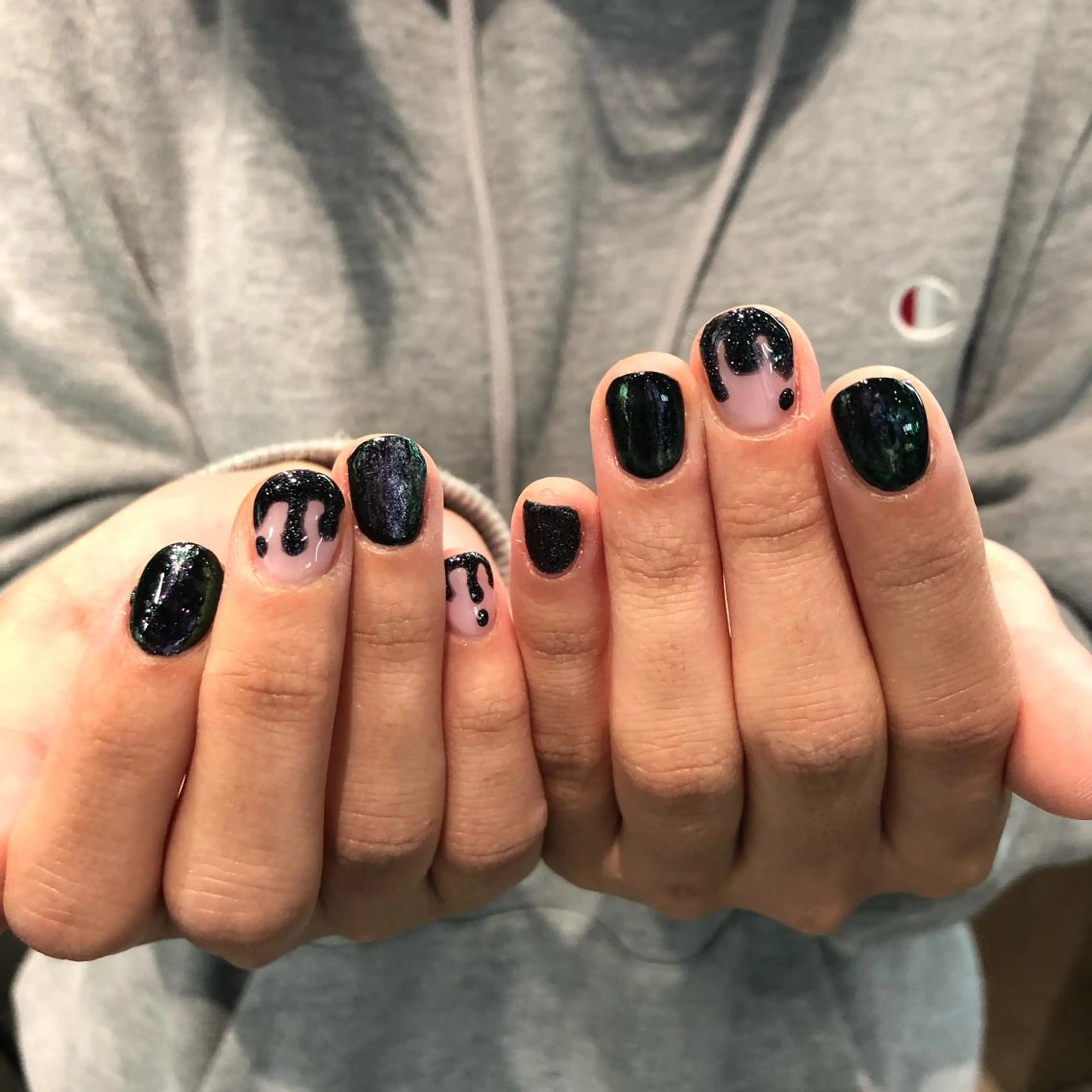 ネイル オーロラネイル ラメ(グリッター) ピンク ハンドネイル ナチュラル透明感🌱 小山美樹子のヘアスタイル