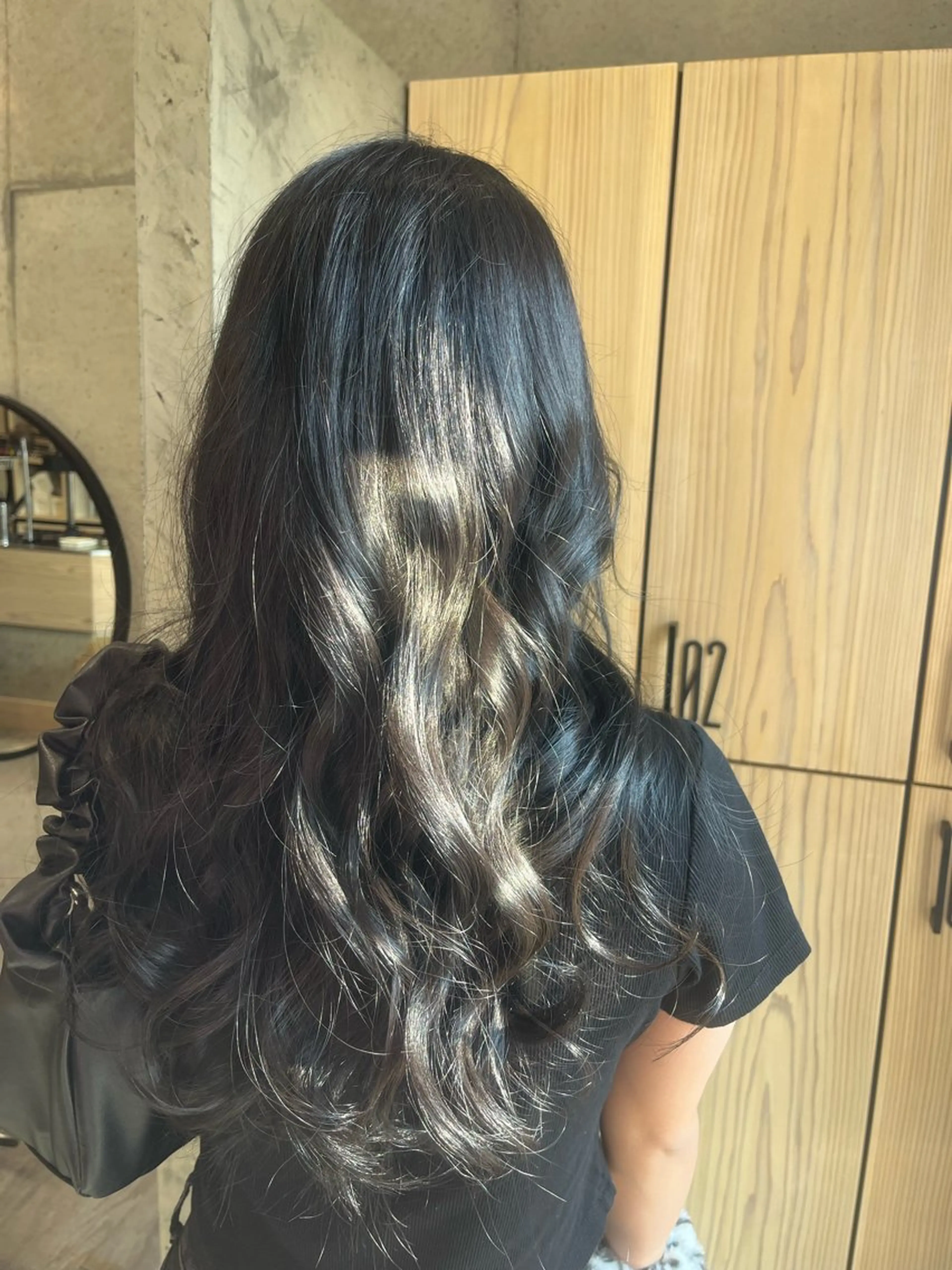 ロング 下茂 菜々のヘアスタイル