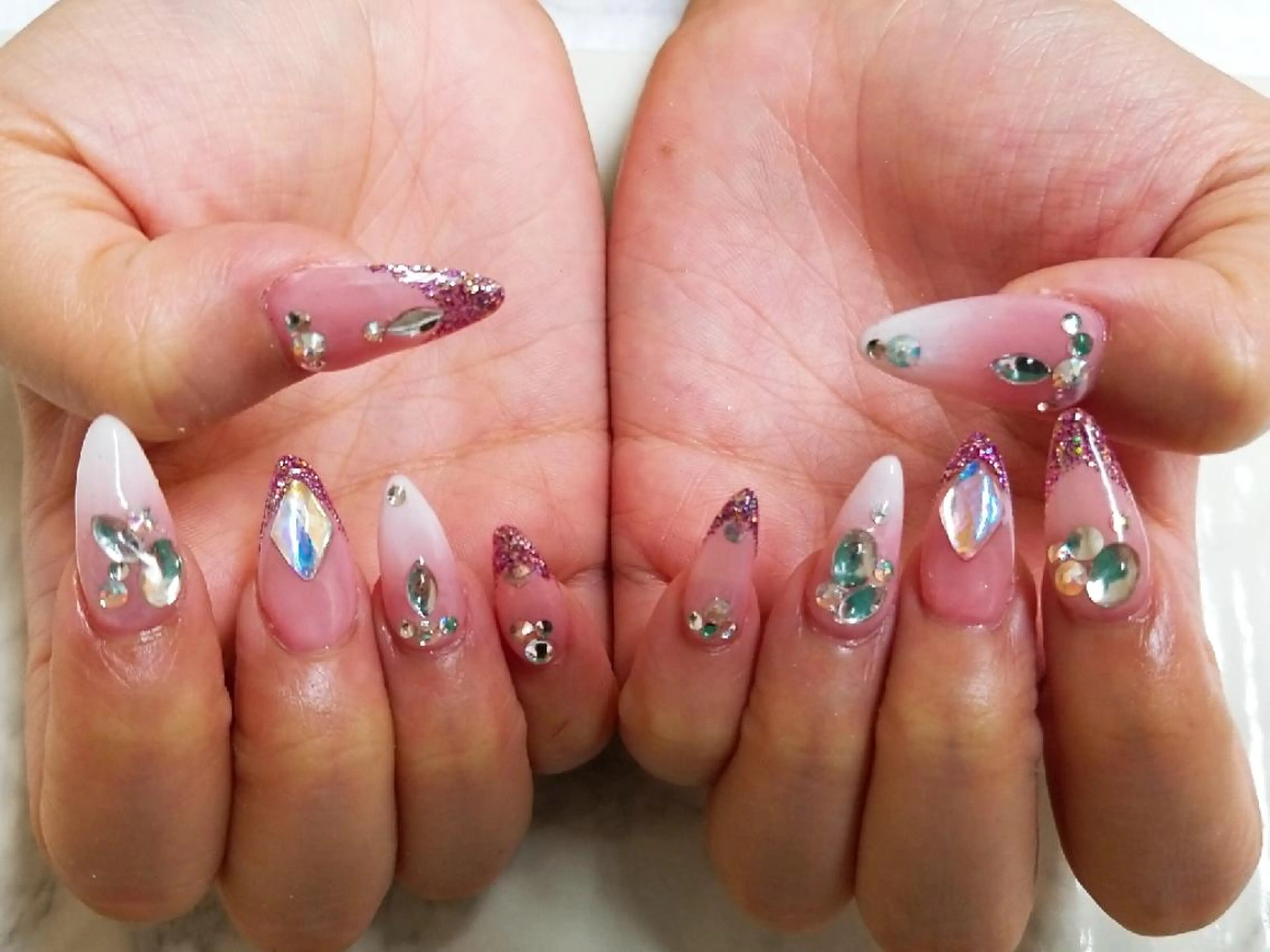 ネイル 河野ちえ (雑誌掲載サロン)のネイルデザイン