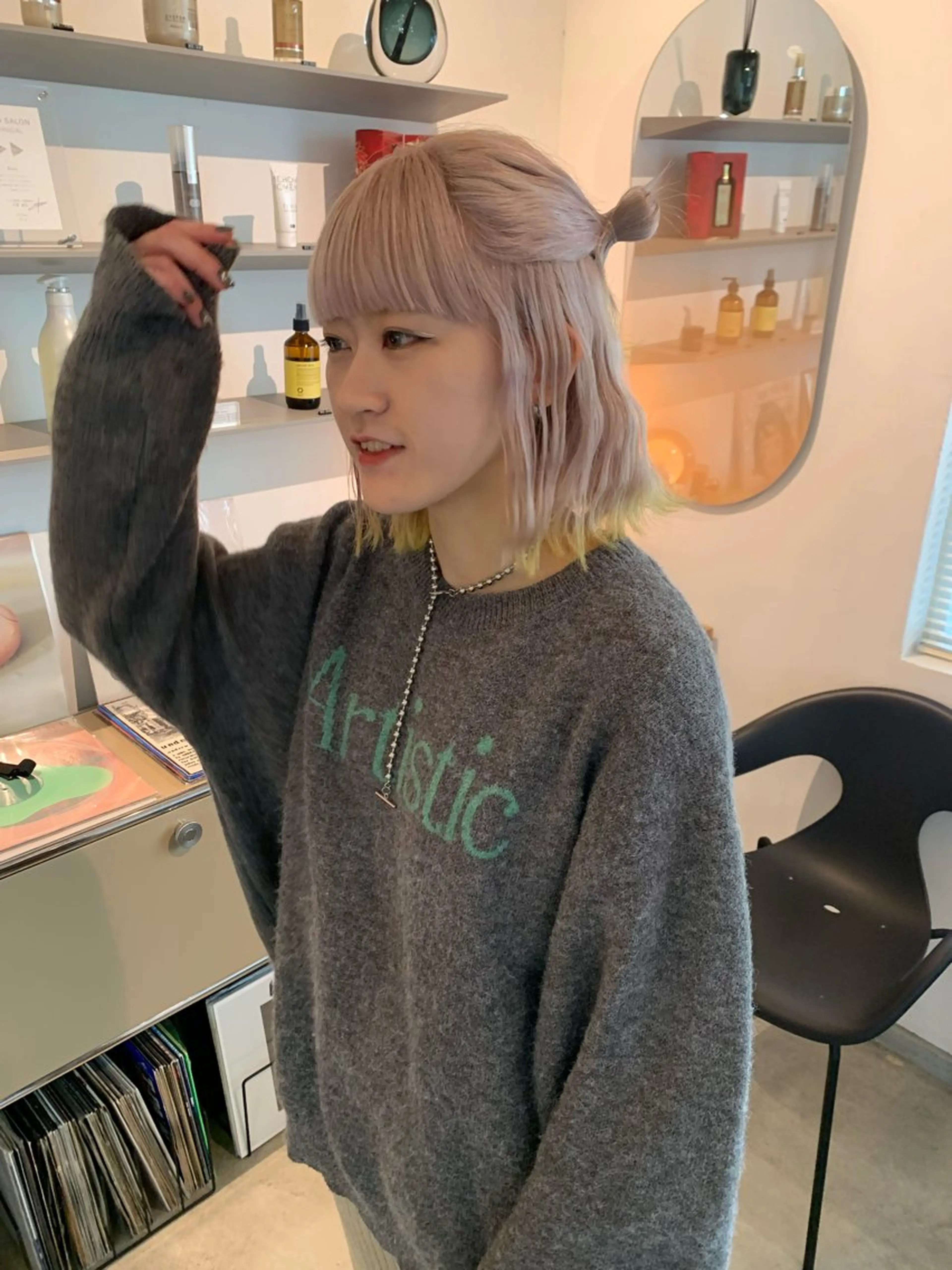 カラー hinata /ハイトーンのヘアスタイル