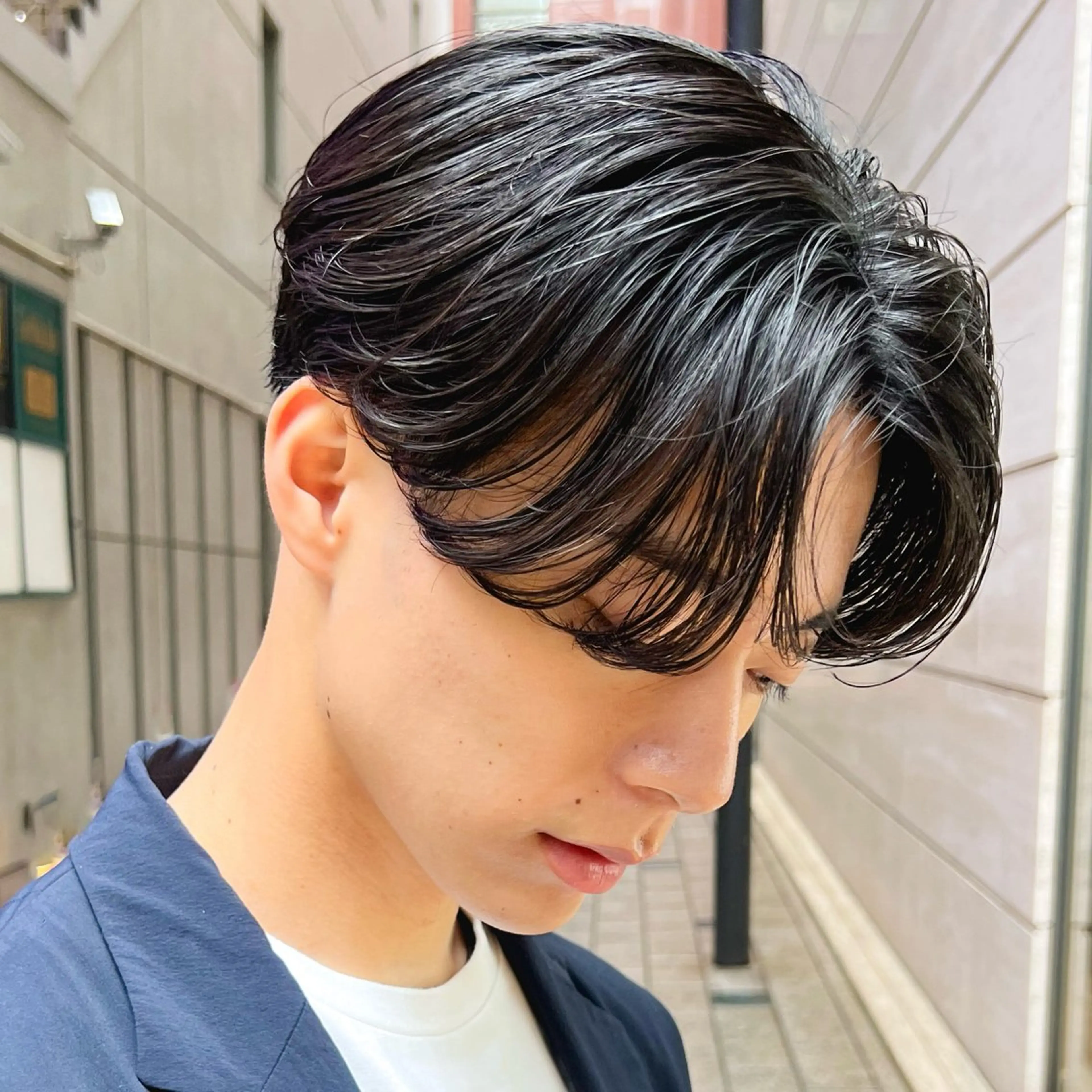 ショート パーマ メンズ センターパート メンズパーマ メンズカット曲がる 縮毛矯正佐々木タクマのヘアスタイル