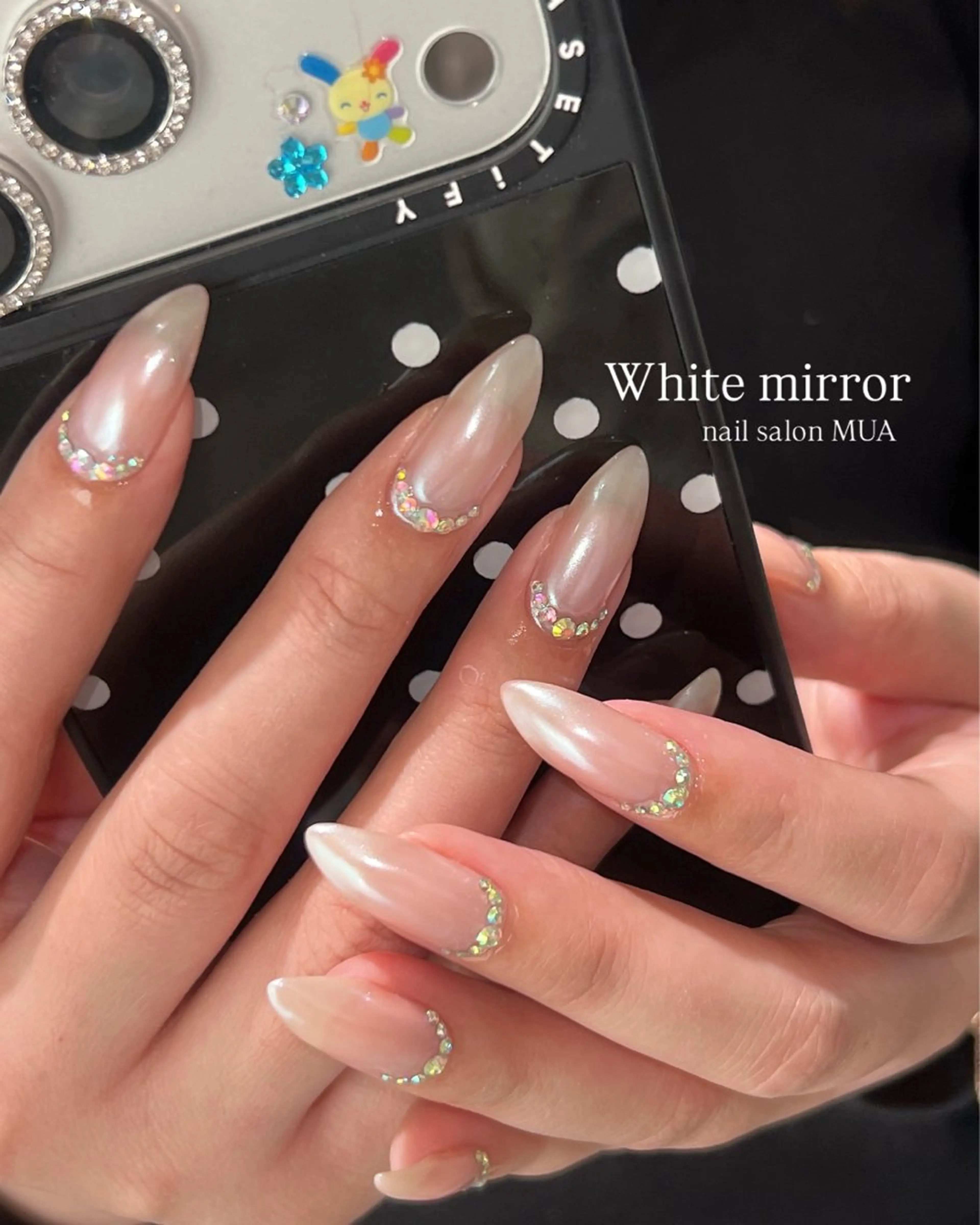 ネイル ミラーネイル ホワイト ハンドネイル nail salon MUAのネイルデザイン