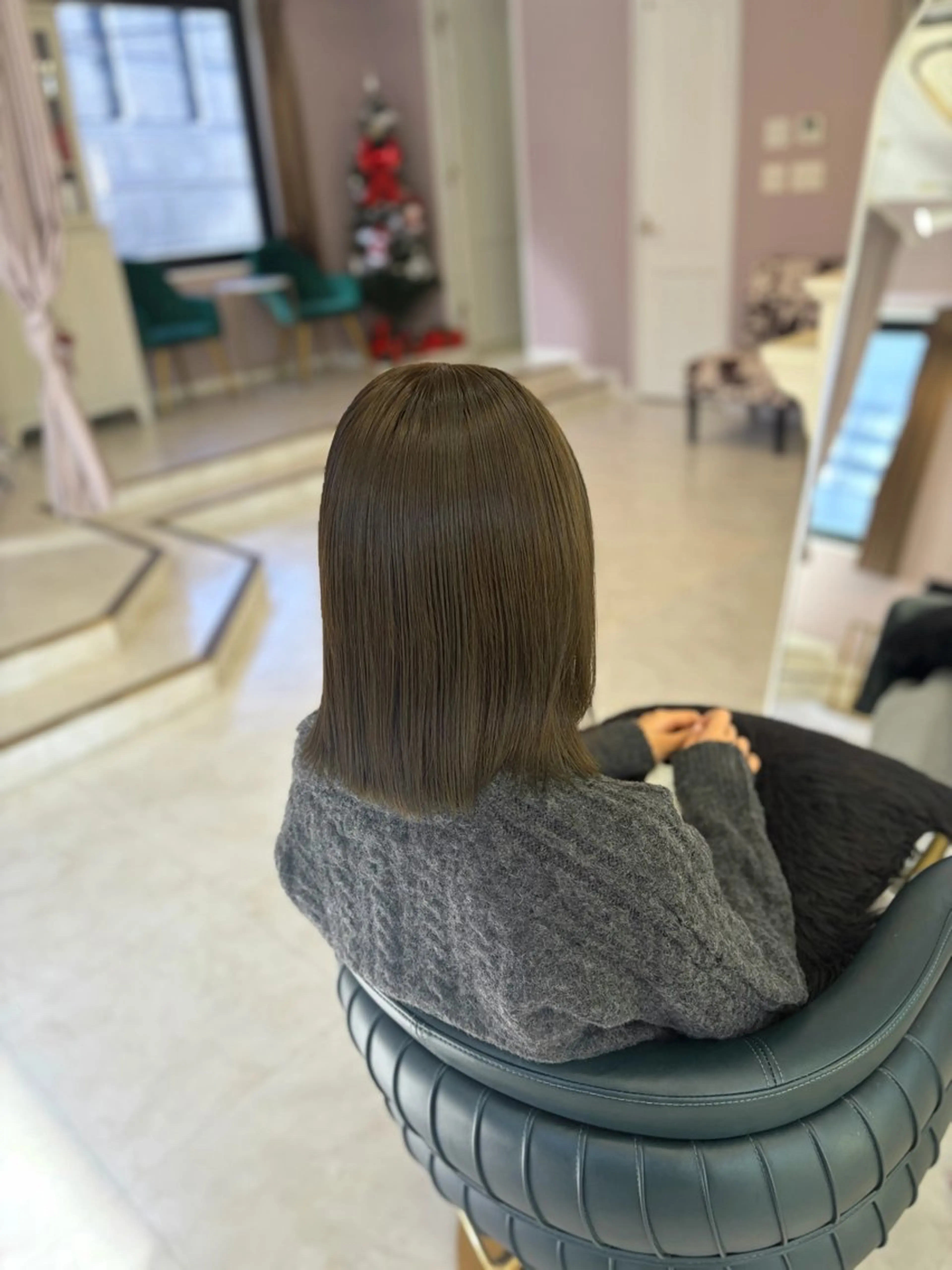 ミディアム カラー オリーブカラー che'rie shizukiのヘアスタイル