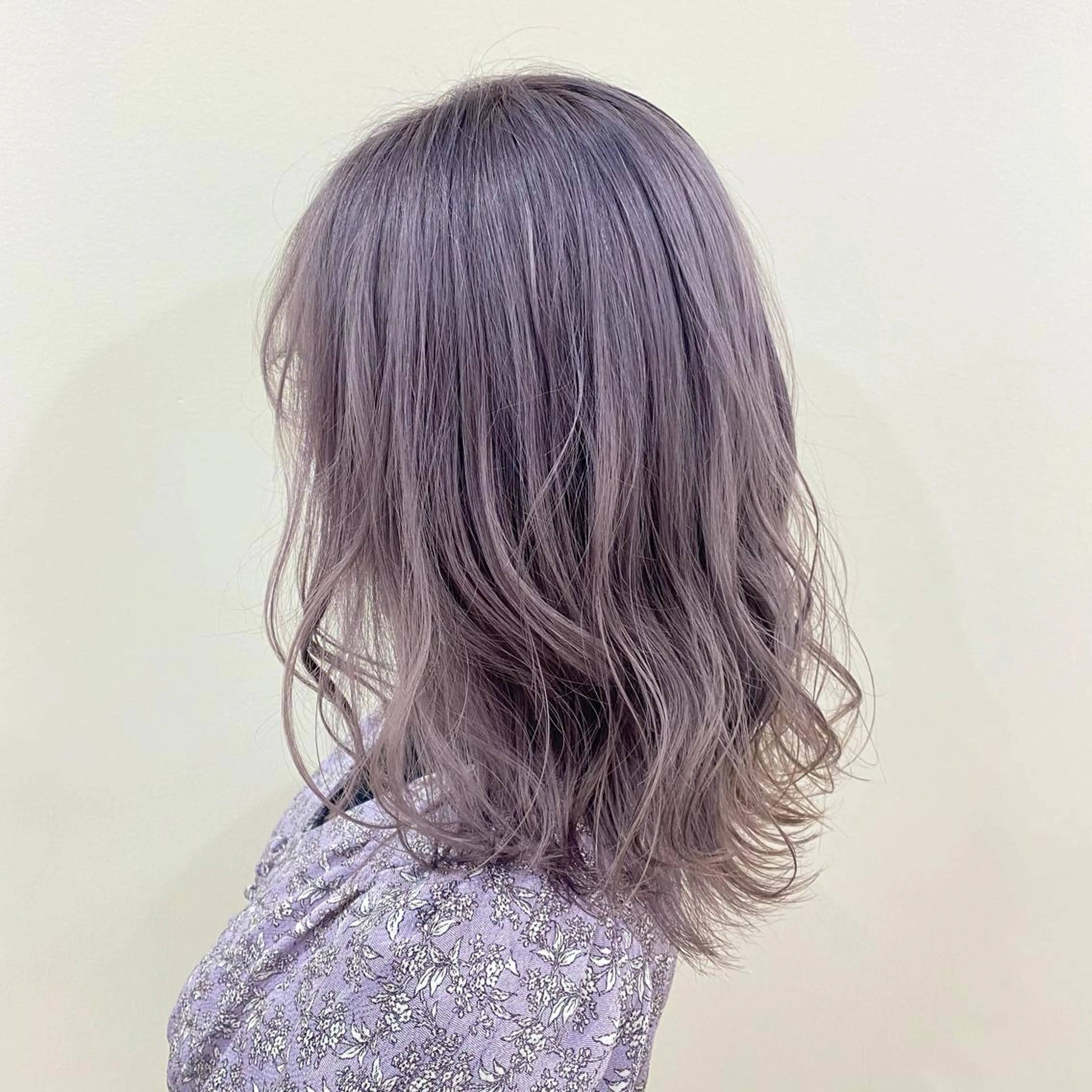 セミロング カラー マンツーマン女性 美容師 奏のヘアスタイル
