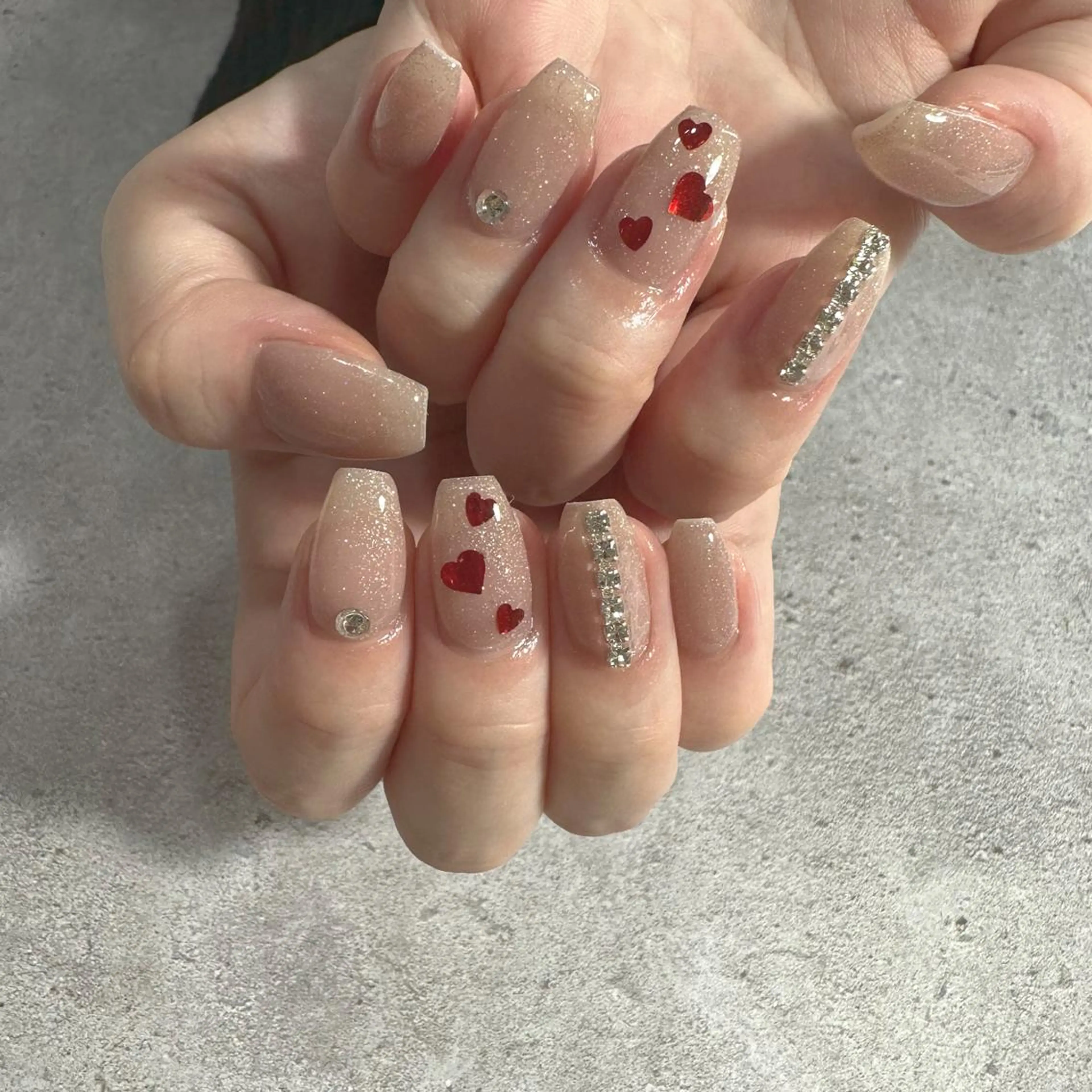 ミディアム ネイル ワンホンネイル Amour Nail salonのネイルデザイン