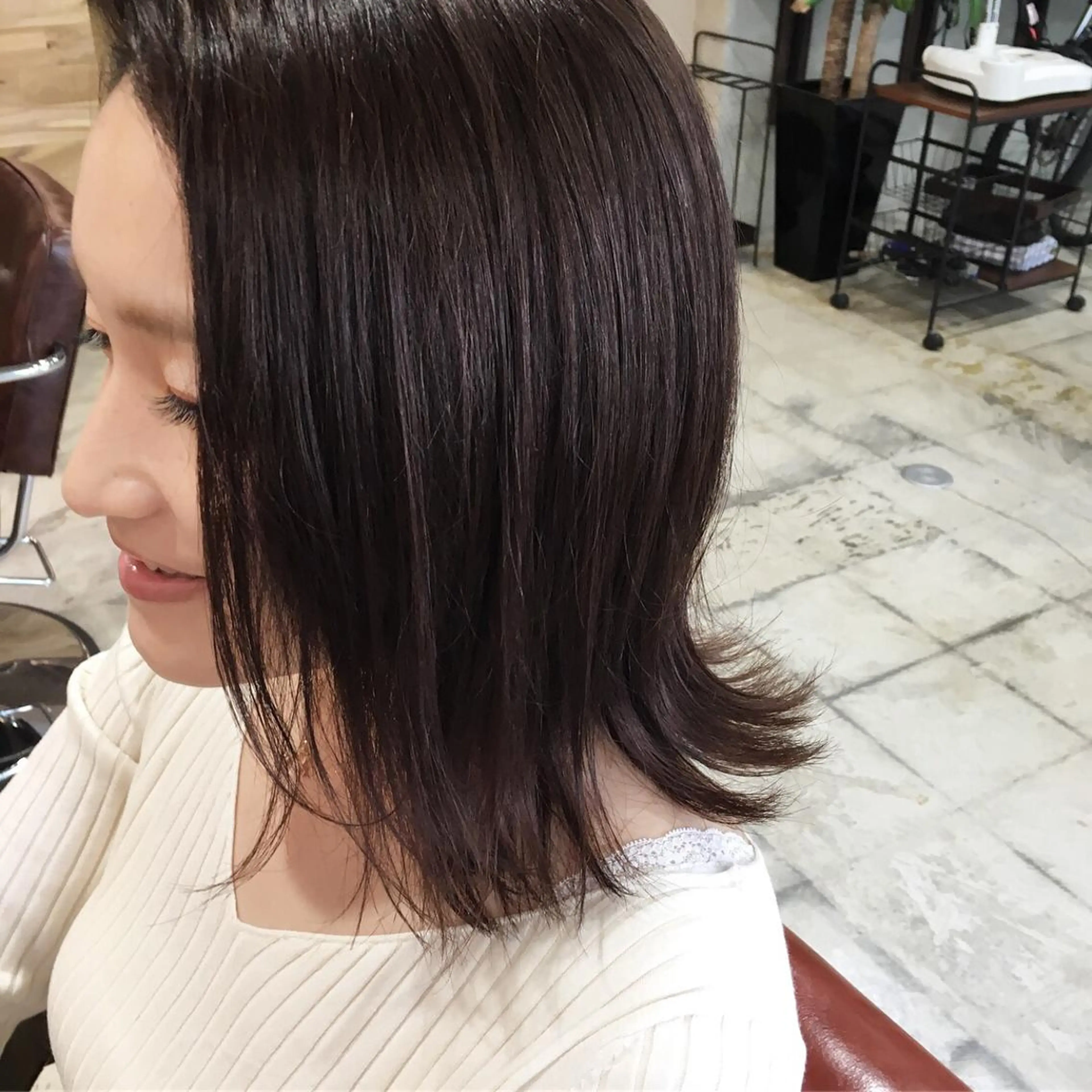 ミディアム カラー アッシュ アッシュブラウン ブラウンカラー 外ハネヘア 落合 優樹のヘアスタイル