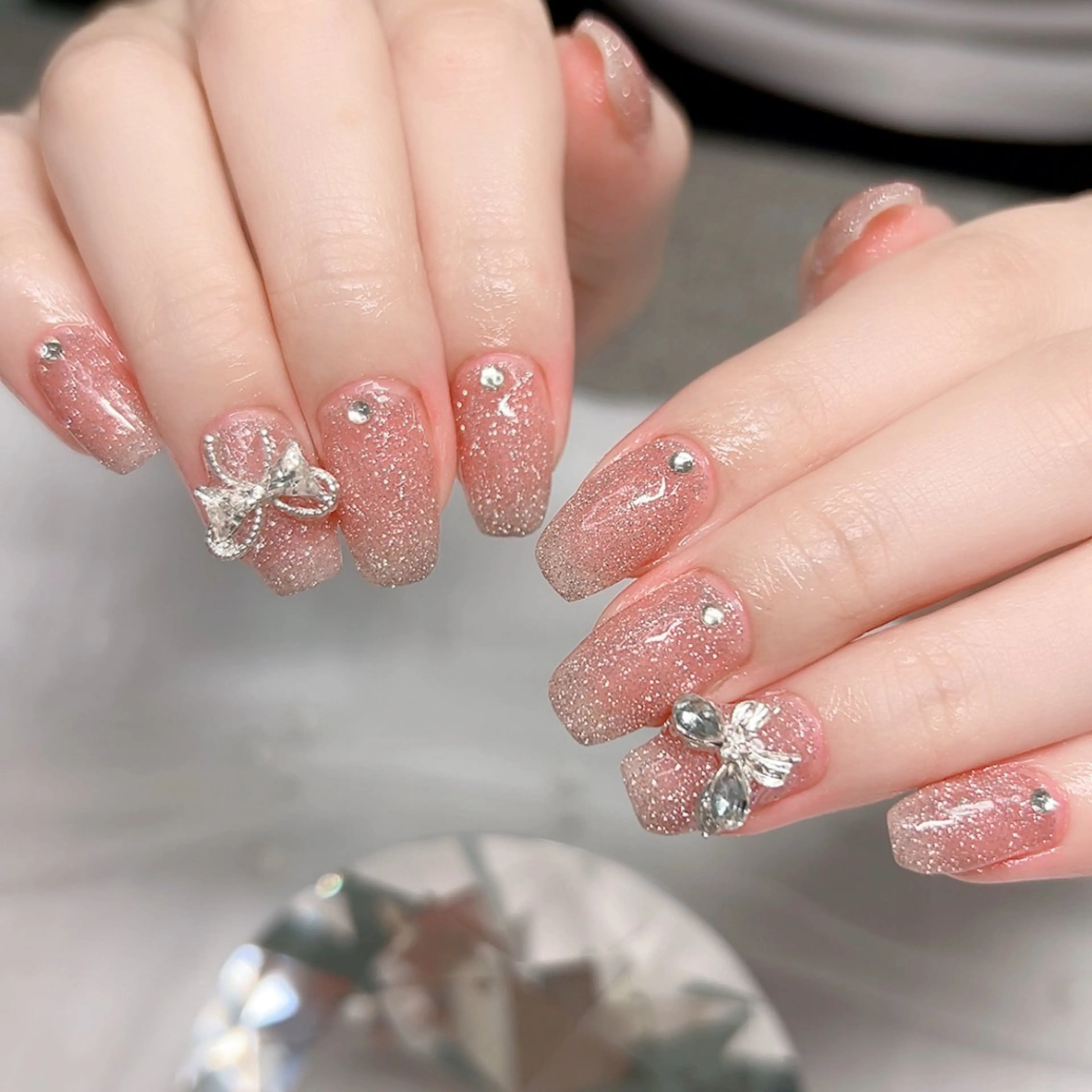 ネイル アートネイル フラワーネイル キラキラネイル ラメ(グリッター) マグネットネイル ハンドネイル Cute Tips nailのネイルデザイン