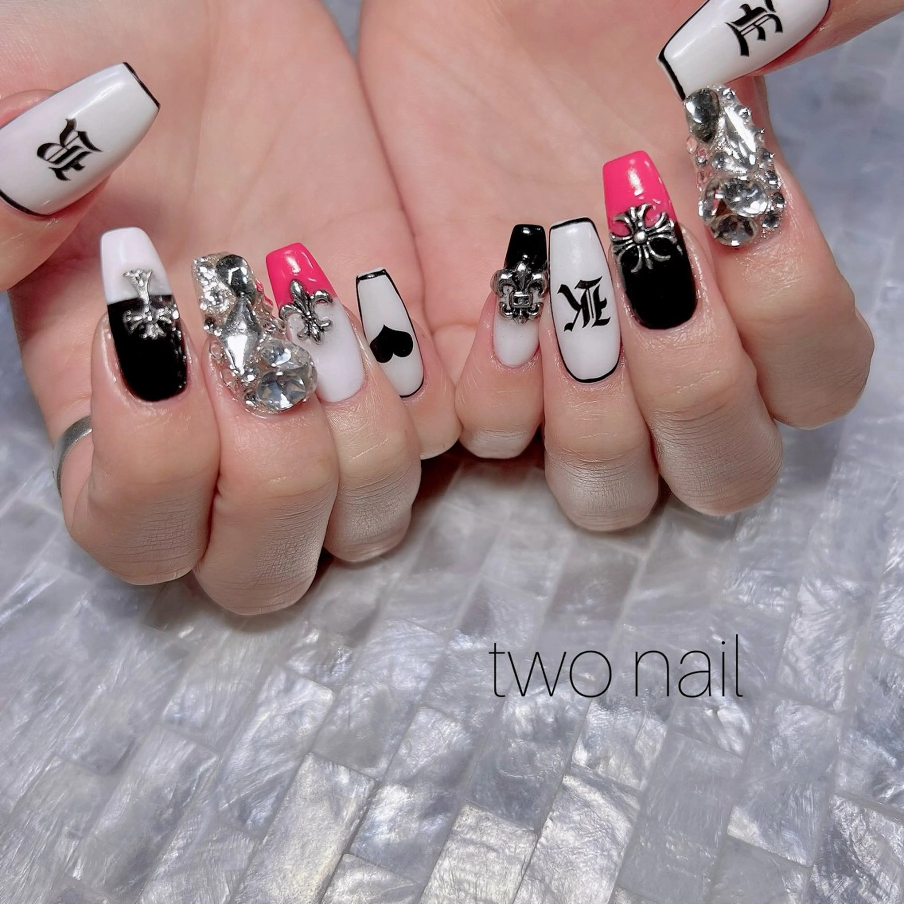 ネイル アートネイル ネイルチップ ホワイト ハンドネイル two nailのネイルデザイン