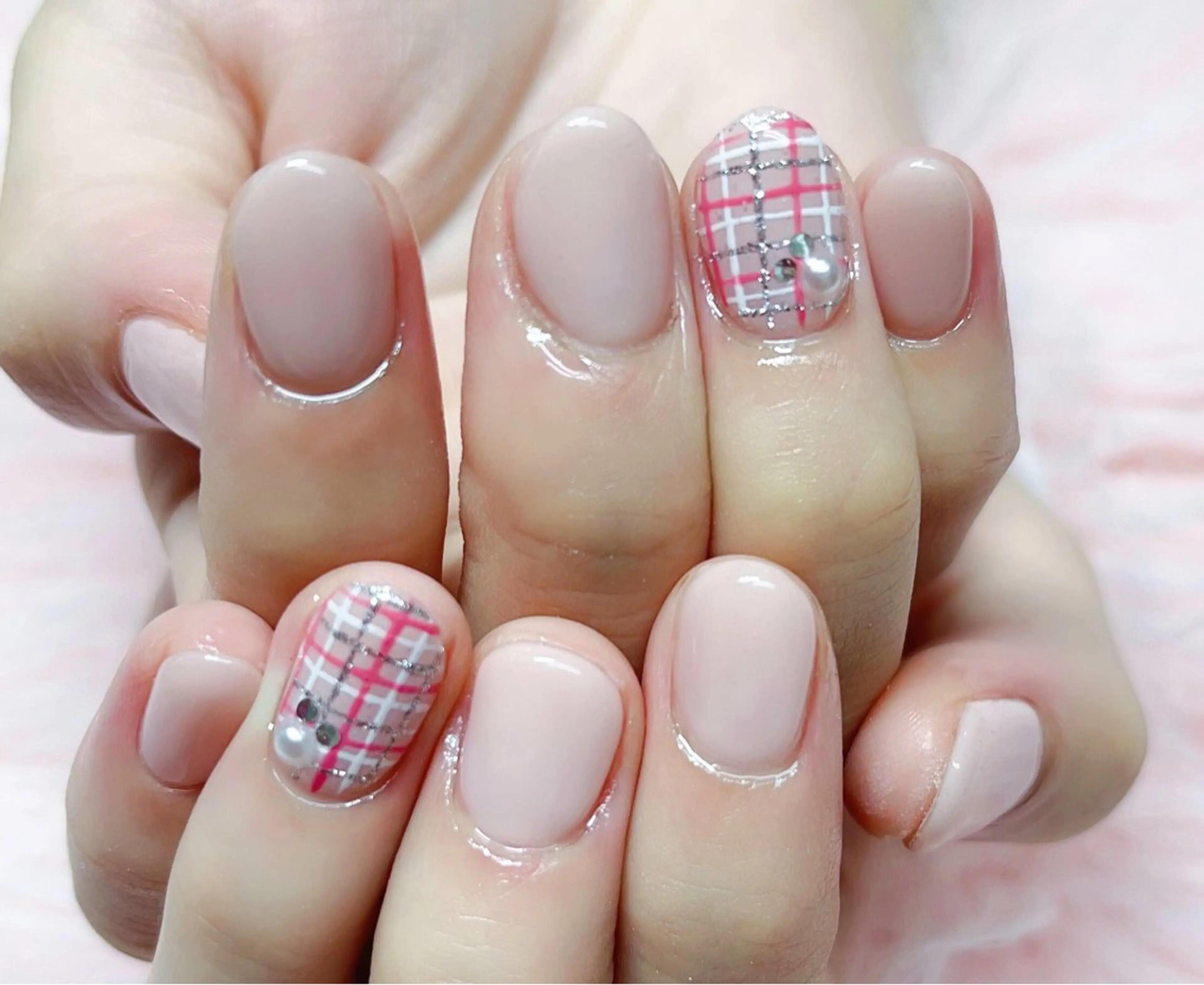 ネイル フレンチネイル ジェルネイル グラデーション 韓国ネイル ラメ(グリッター) MoonNail ユリ🌸のネイルデザイン