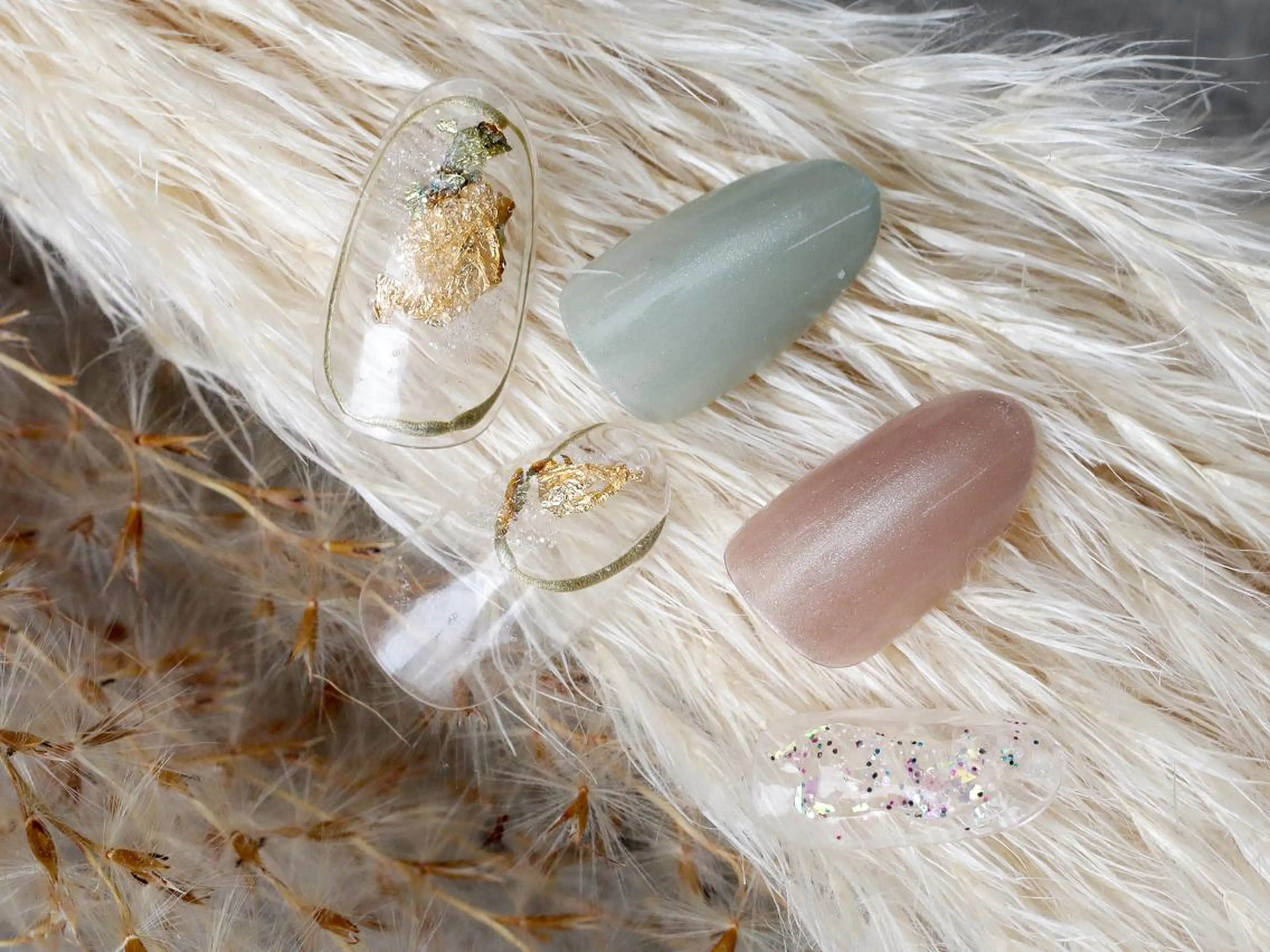 ミディアム ネイル アートネイル ツメトマツゲ .のネイルデザイン