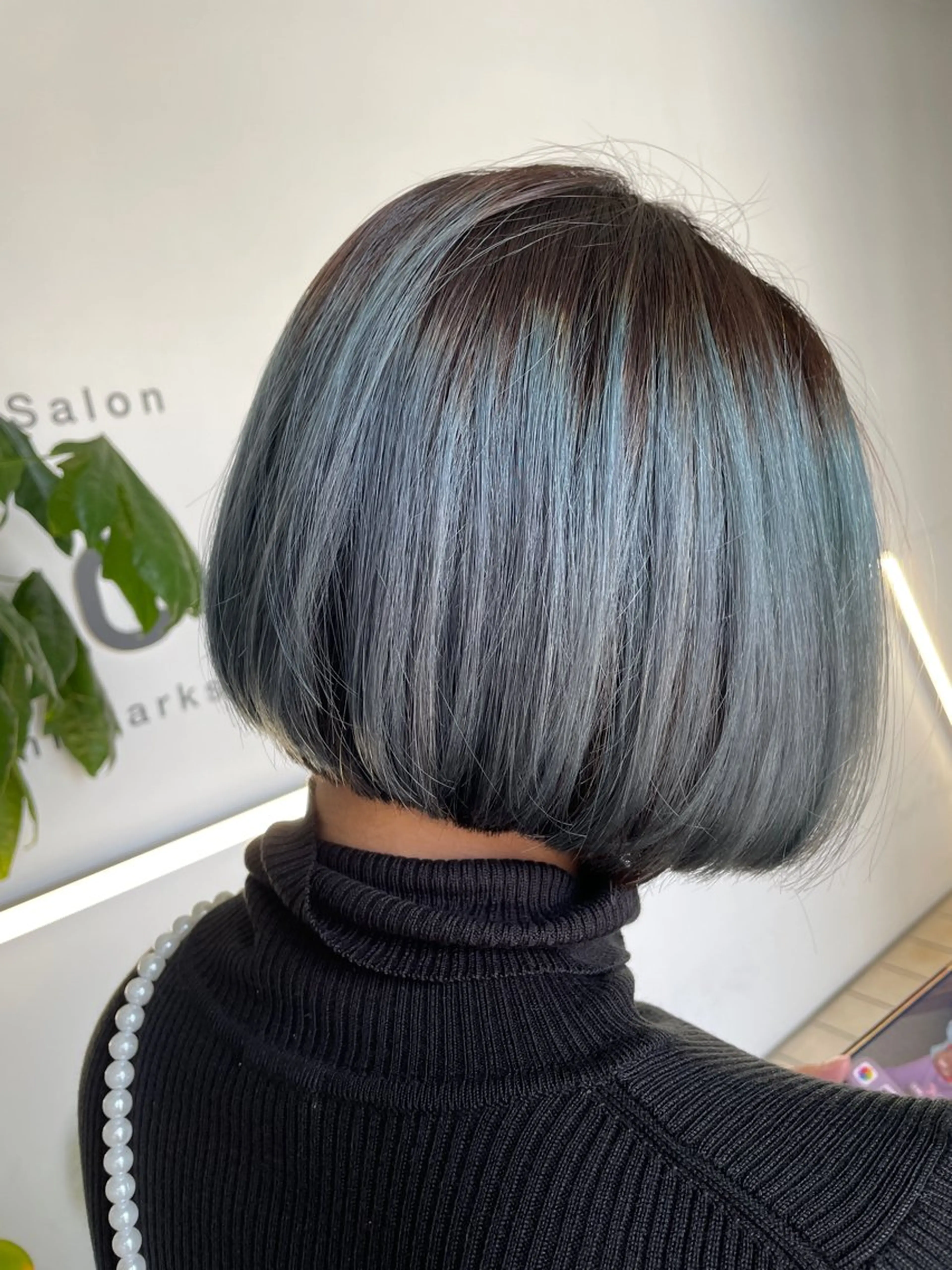 ショート カラー ブルーカラー デザインカラー シルバー カット ヘアカラー トリートメント 末石 智のヘアスタイル