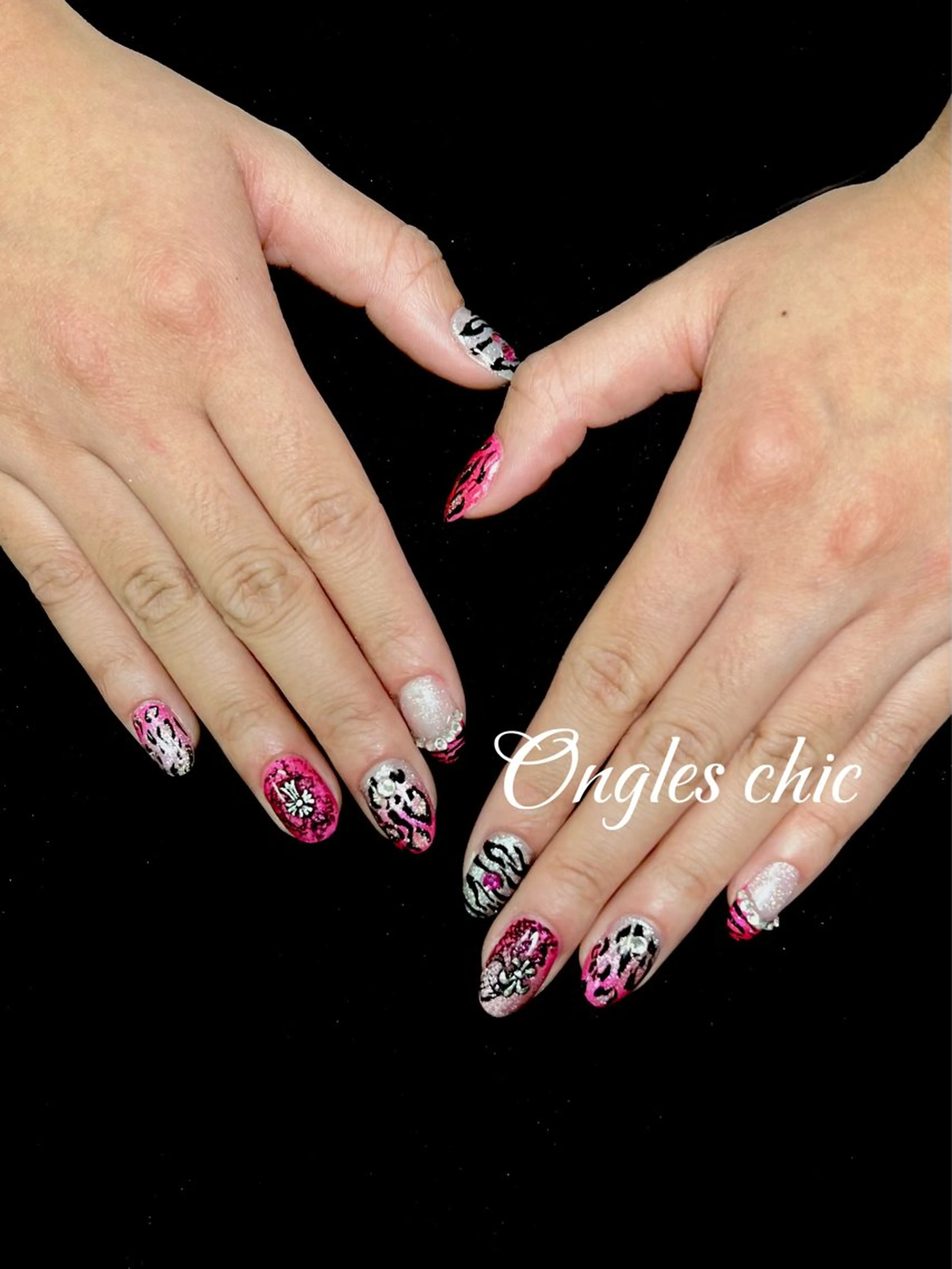 ネイル ハンドネイル ongles chicのネイルデザイン