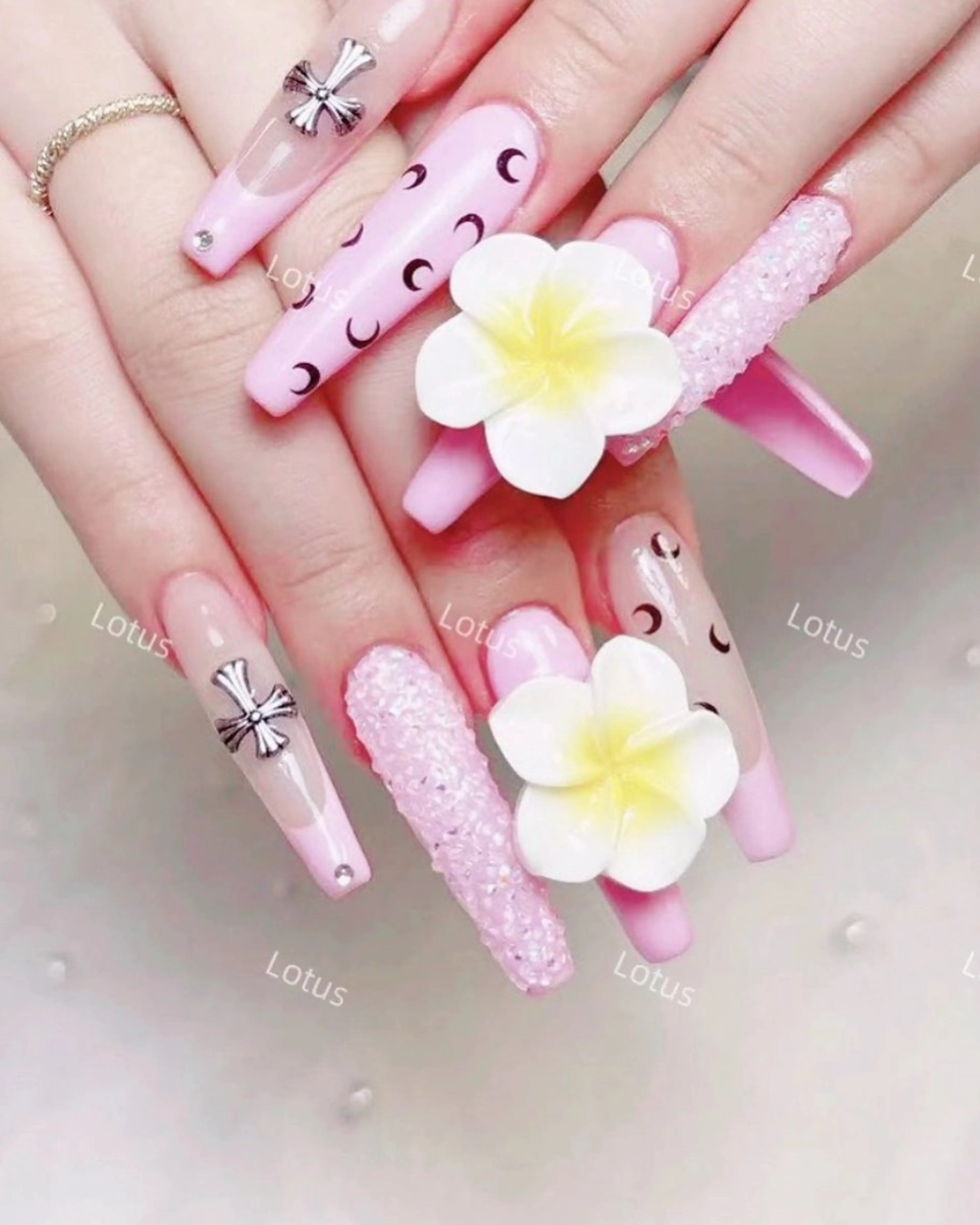 ネイル ハンドネイル ネイルサロン lotusのネイルデザイン