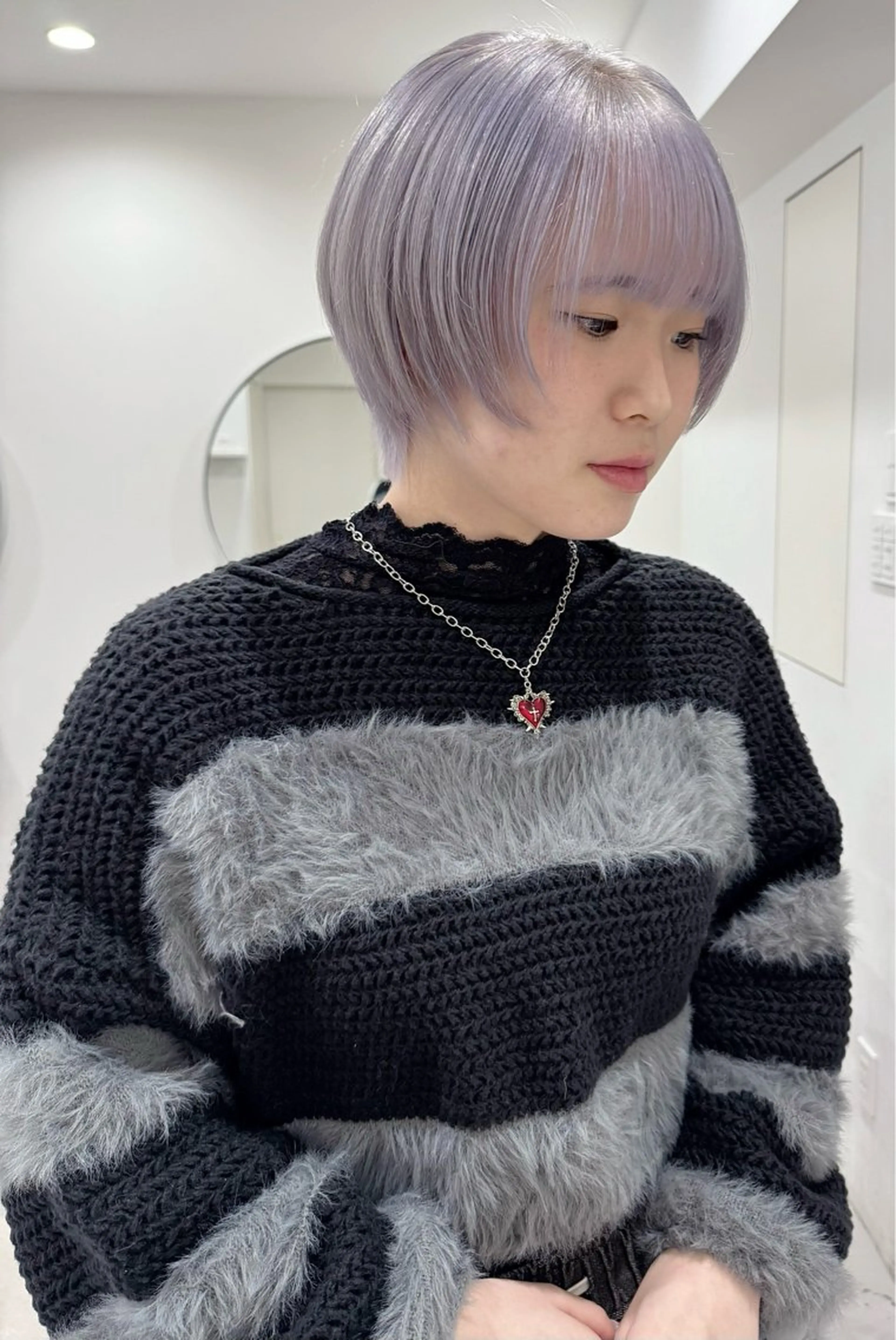 ショート カラー ハッシュカット ショートヘア ウルフカット MILI NANAMIのヘアスタイル