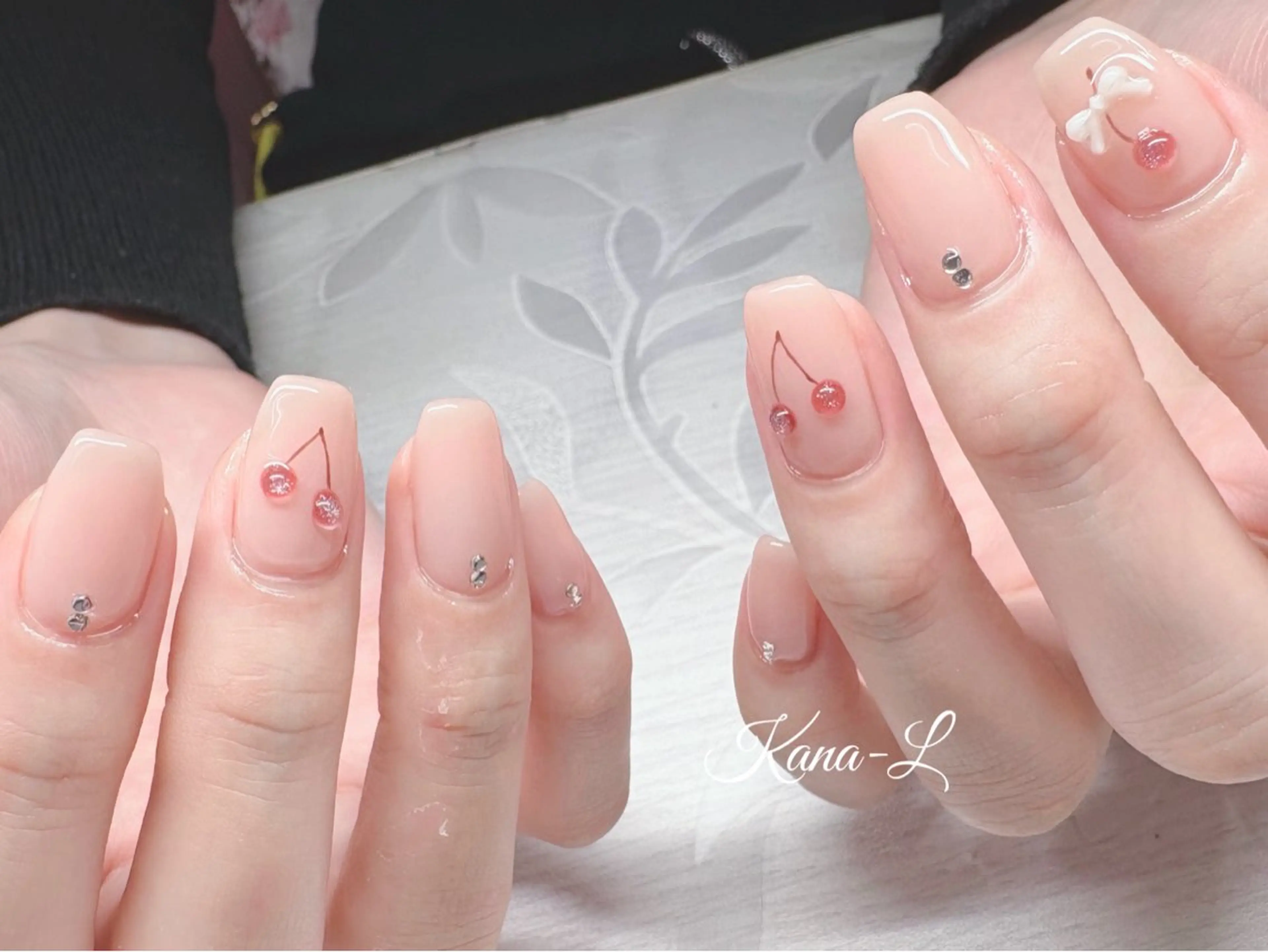 ネイル 芦辺 香奈のネイルデザイン