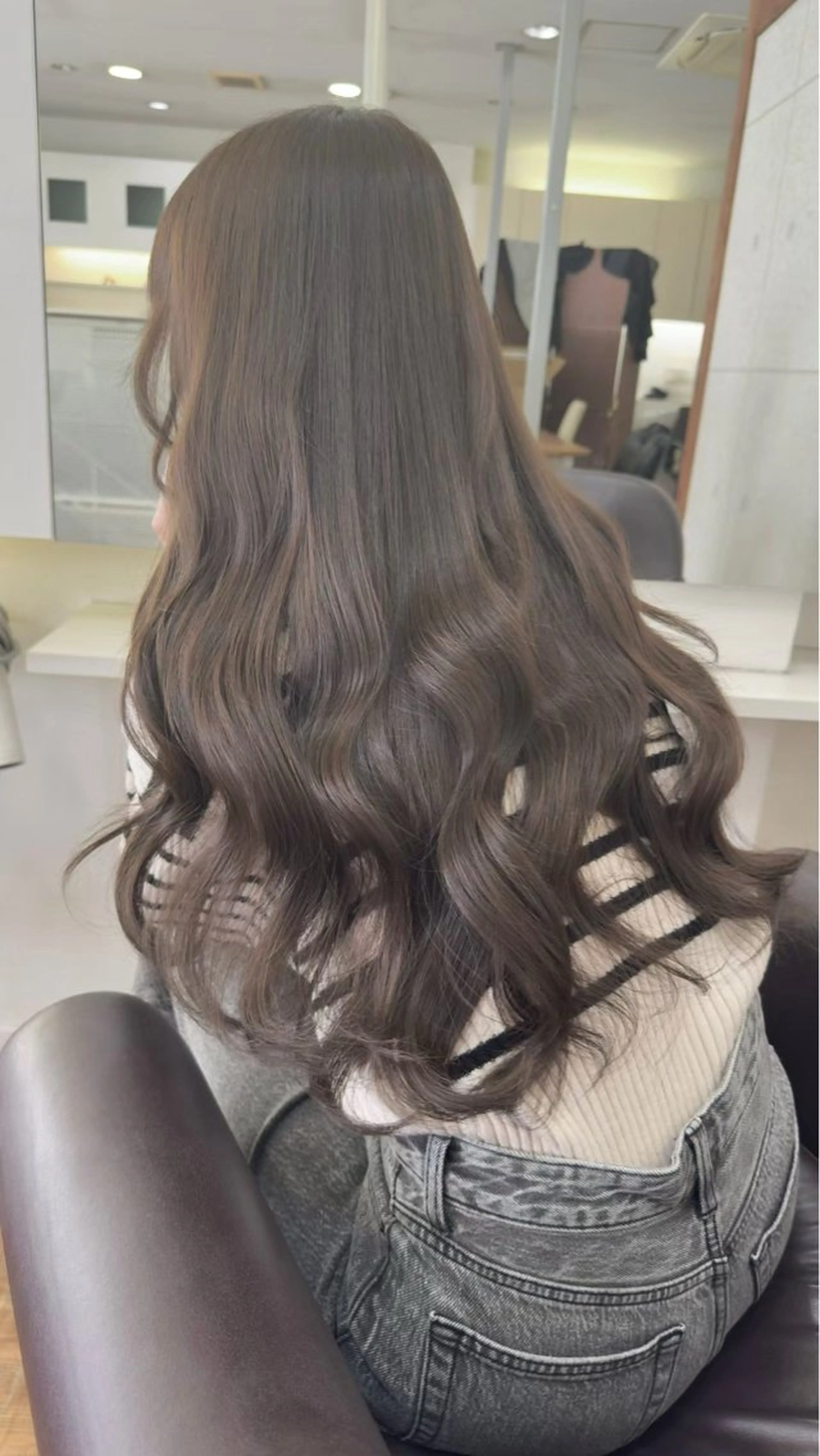 カラー Hip's eyes meiのヘアスタイル