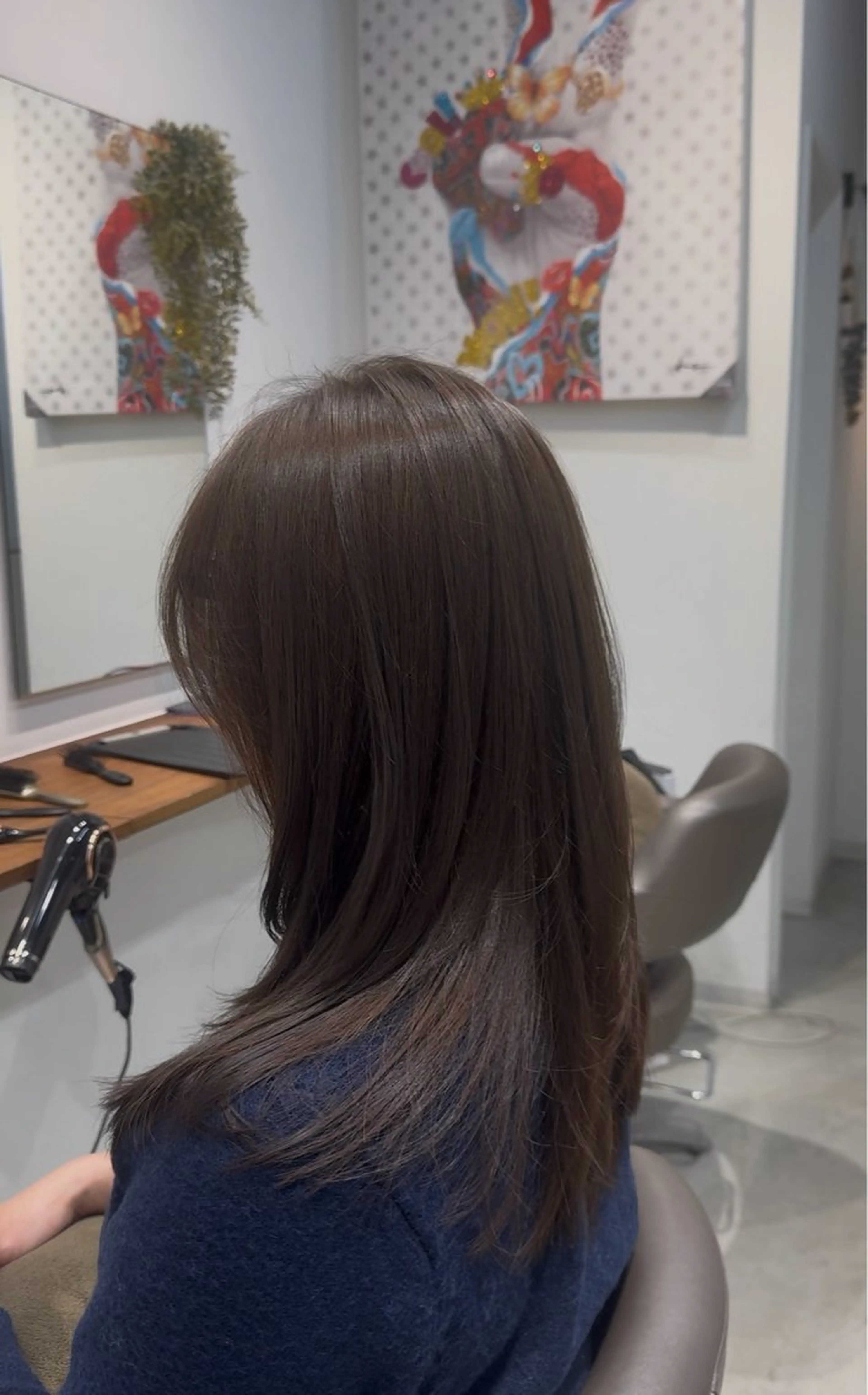 ロング ロングレイヤー レイヤーカット ロング Shiho 🦋 ／透明感カラーのヘアスタイル