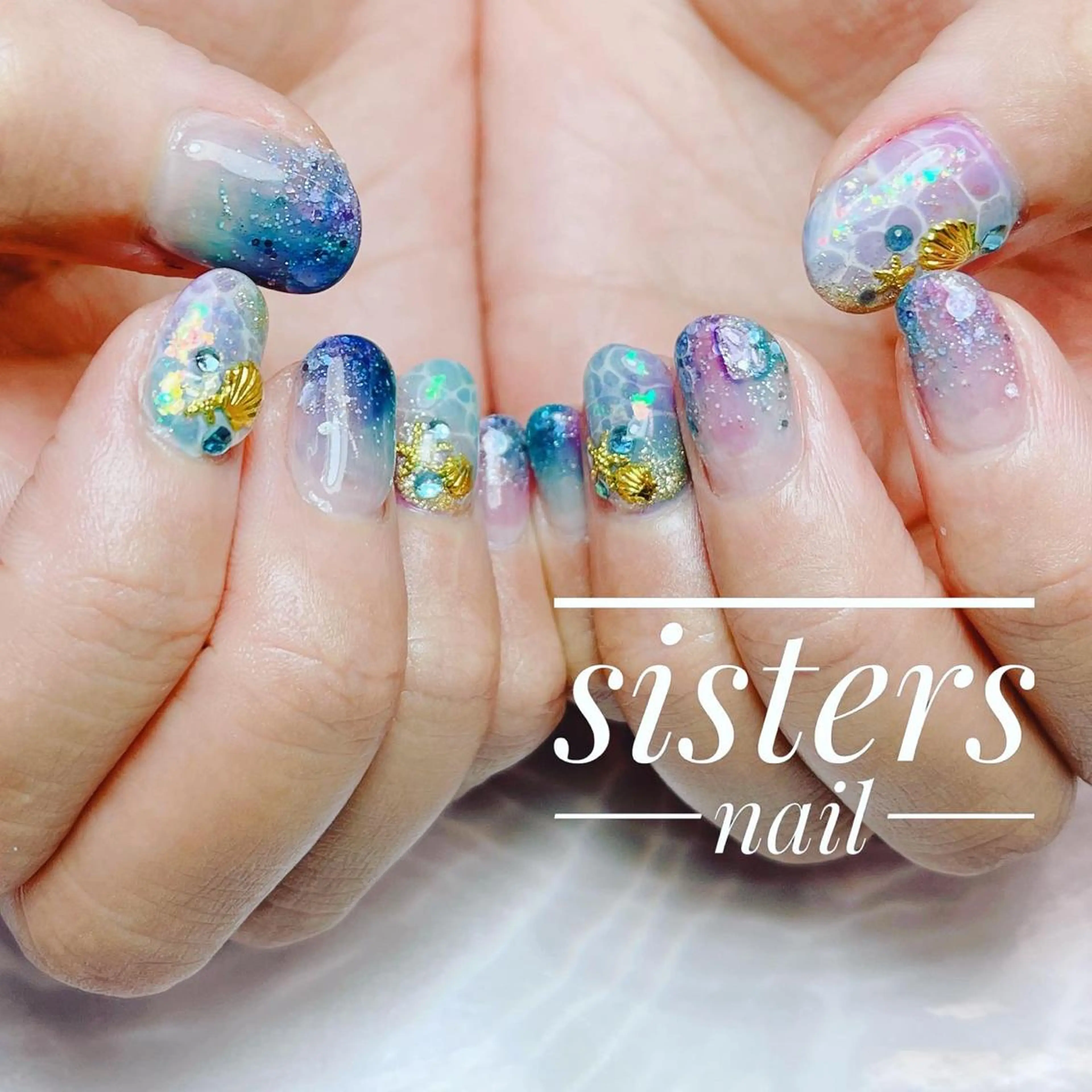 ネイル アートネイル キラキラネイル ニュアンスネイル 夏ネイル ハンドネイル ハンドケア sisters nail.fのネイルデザイン