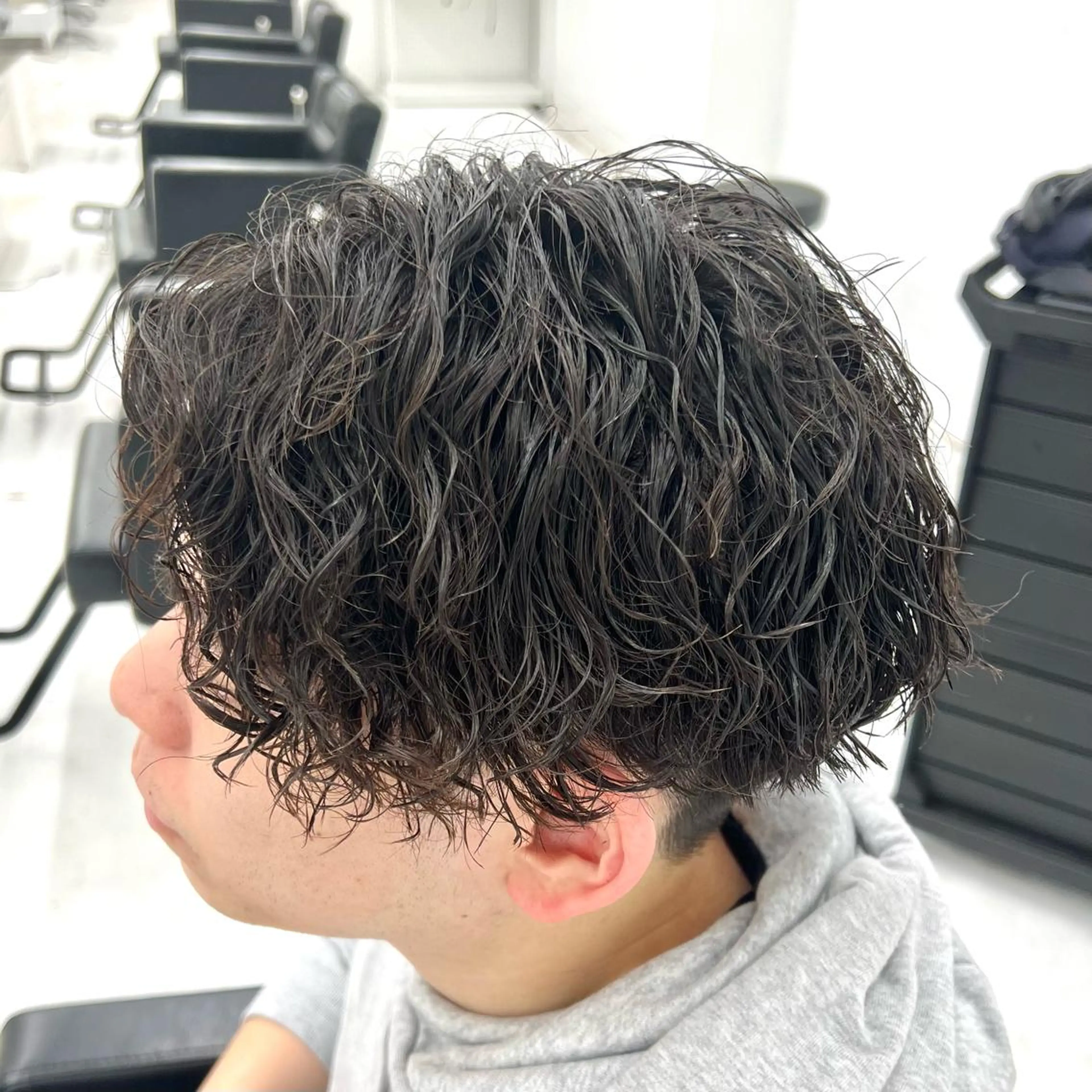 ショート パーマ メンズ センターパート ヘアカラー 柏メンズカットパーマ NO.1タイチのヘアスタイル