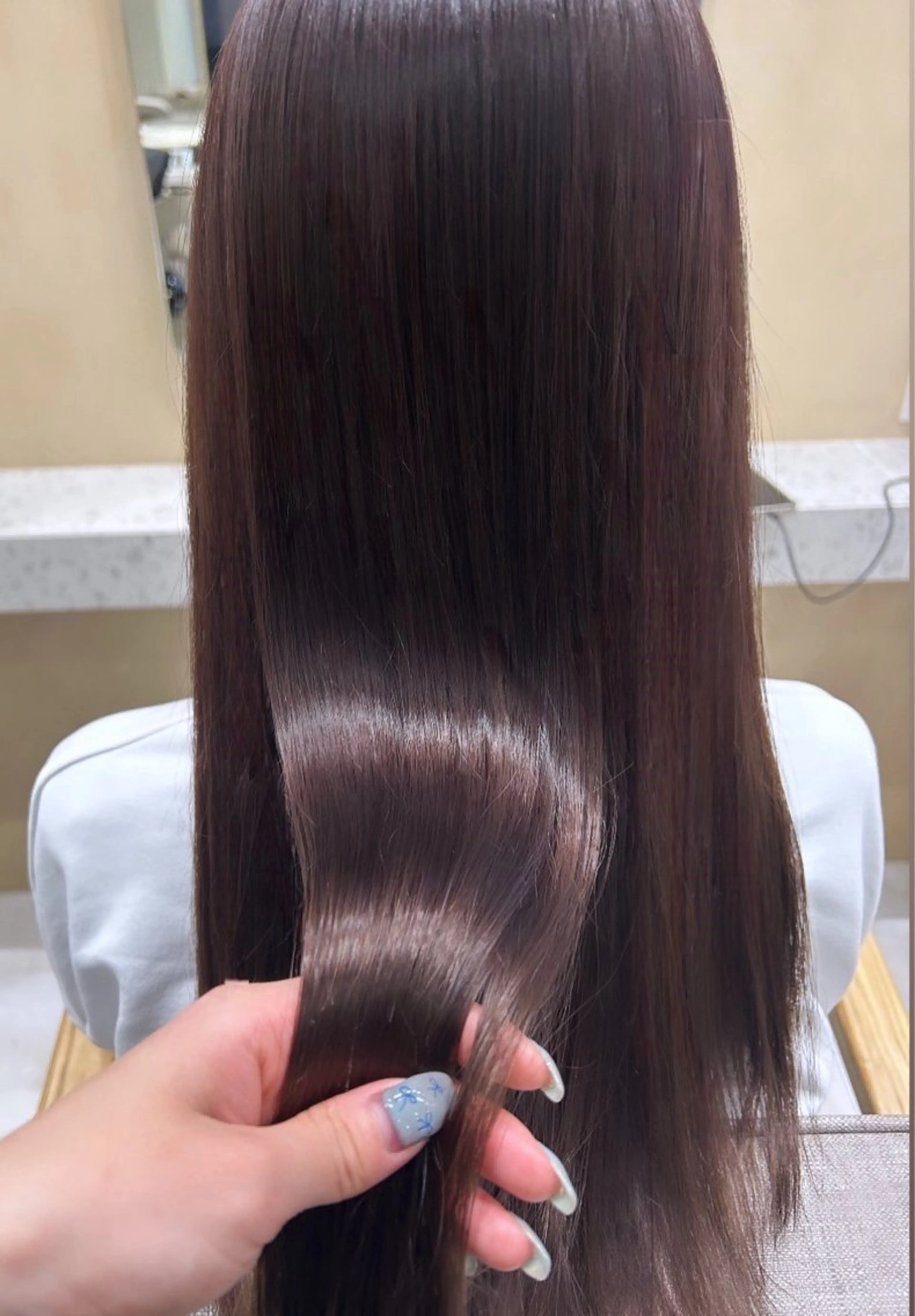 ミディアム カラー ベージュカラー ピンクカラー 透明感💗 ベージュ系　松田彩音のヘアスタイル